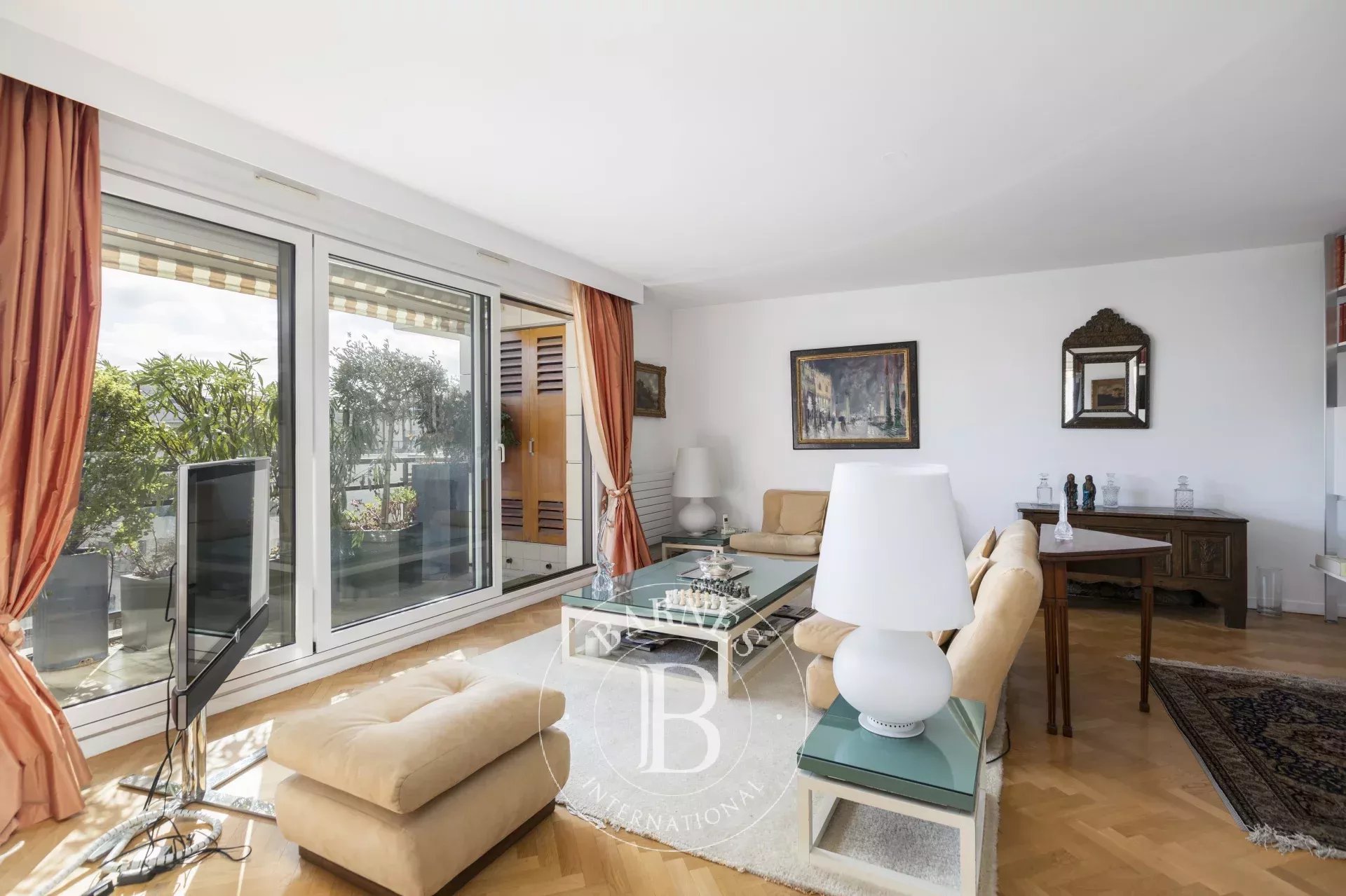 Daire Levallois-Perret