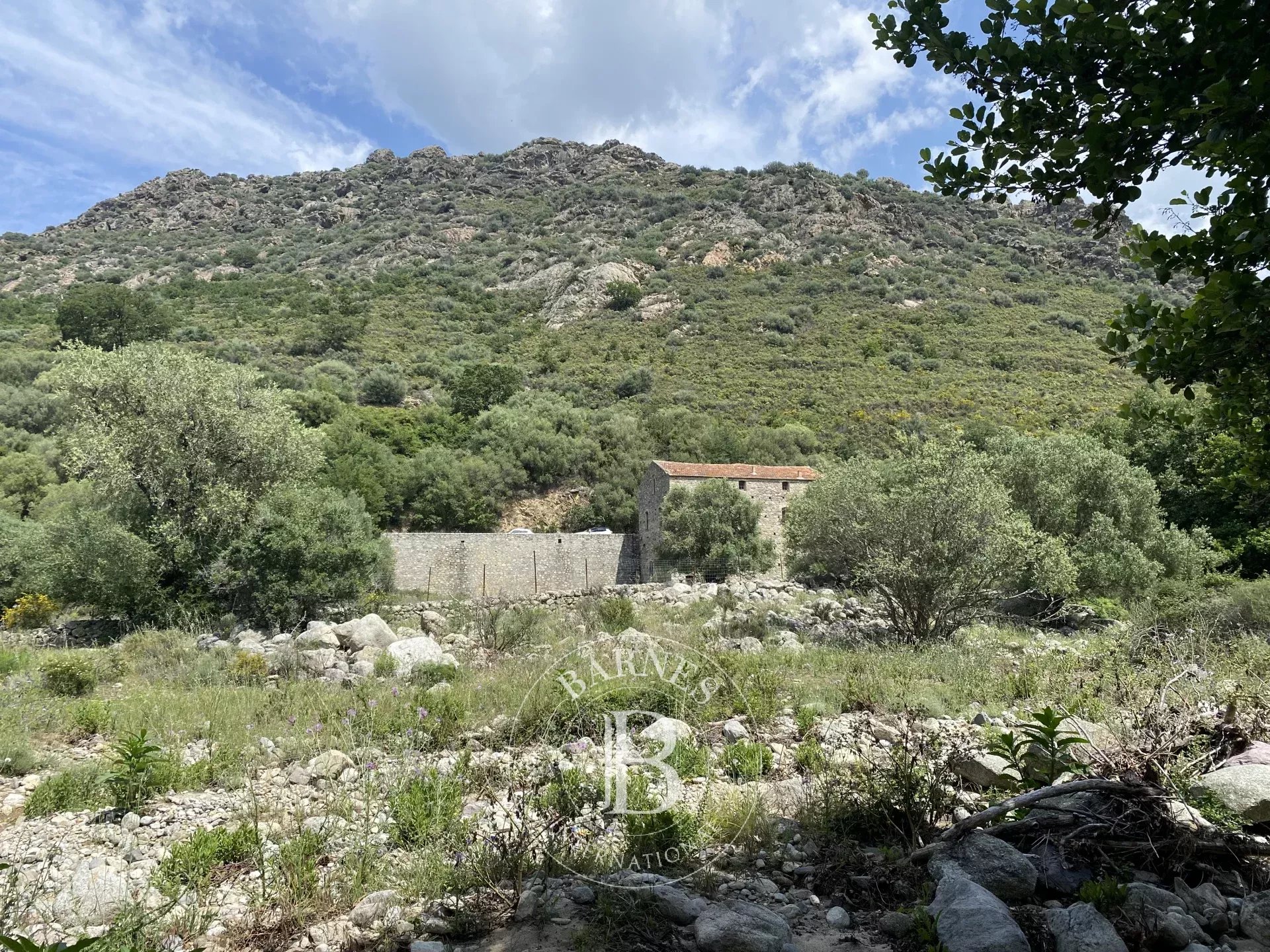 Near Ile Rousse, old mill to rehabilitate, near beach