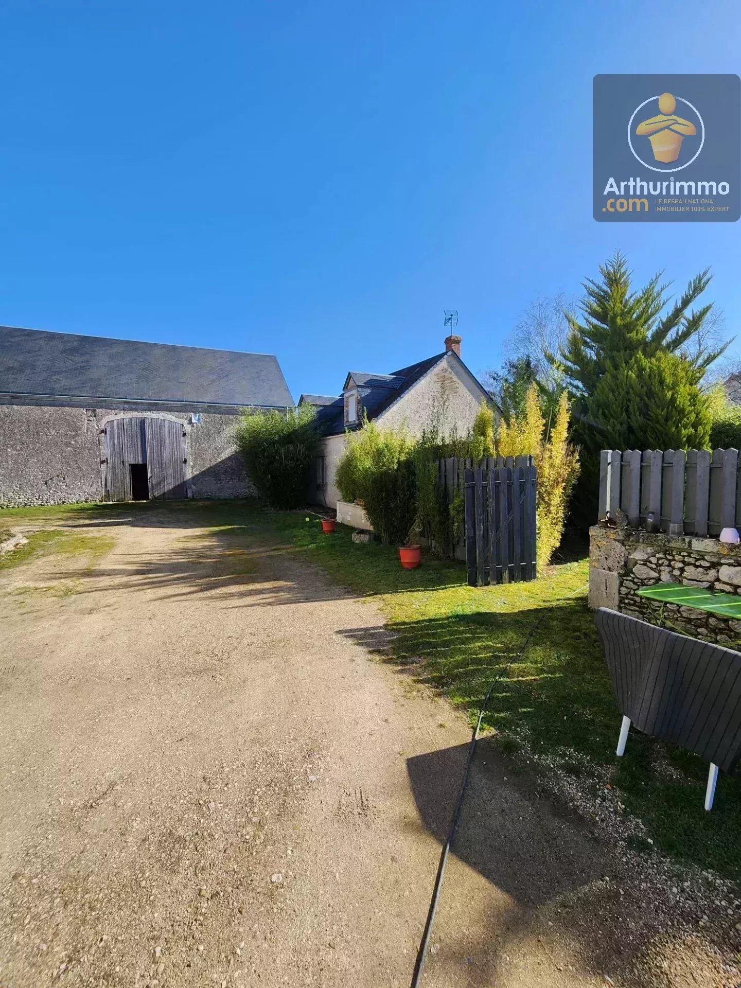 Belle longère de charme à Villorceau avec vaste grange et prestations de qualité — photo 18