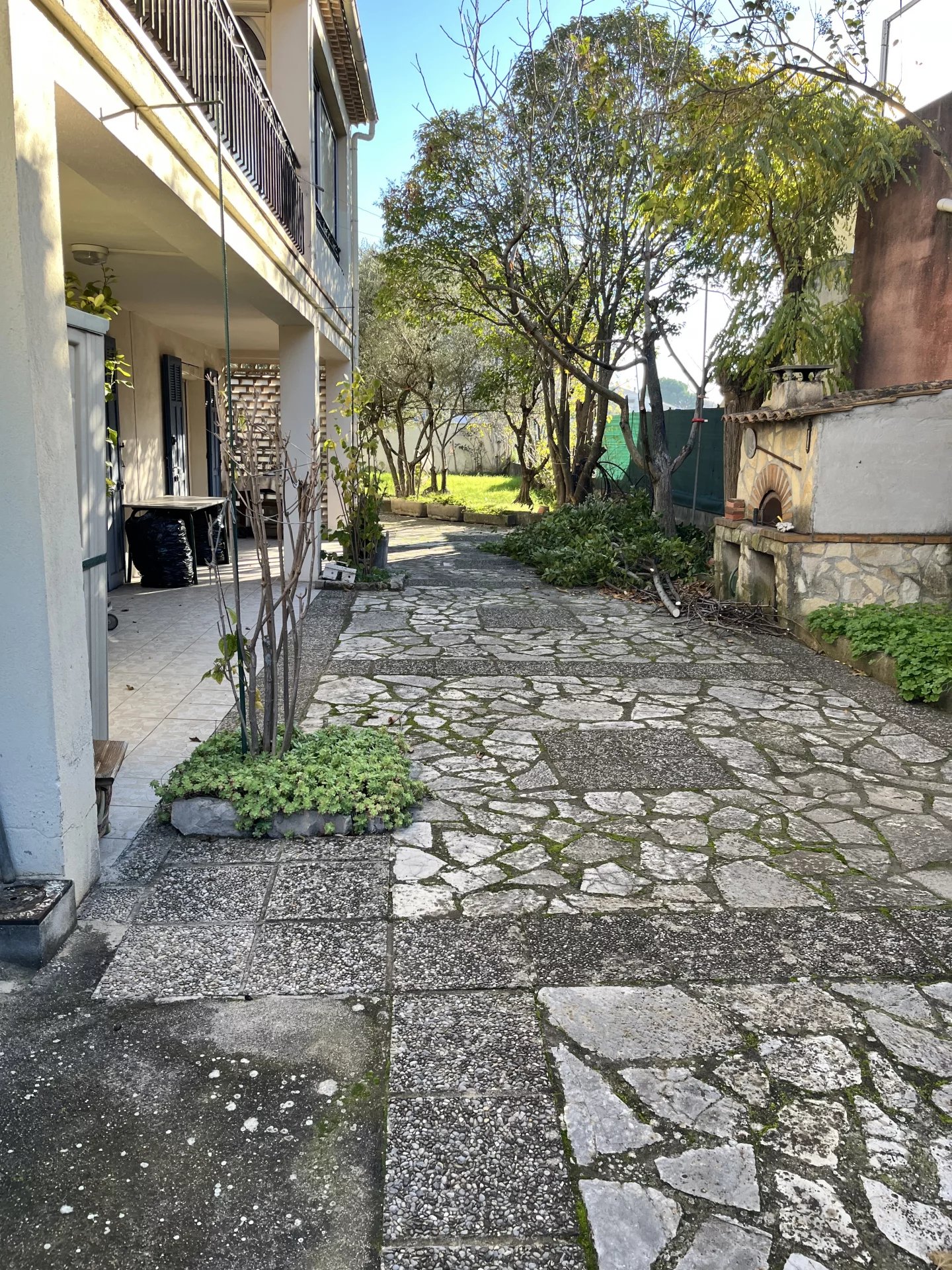 Maison de ville sur terrain de 892m2