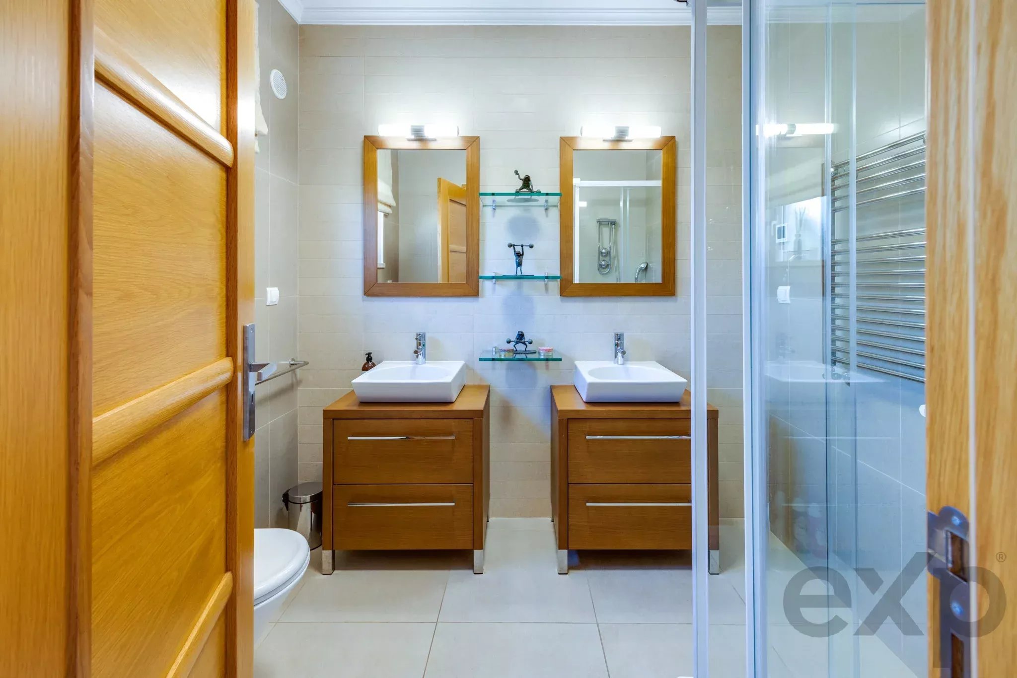 5-Bed American-Style Family Villa with Pool, Between Lagos and Praia da Luz 87053335 image 18