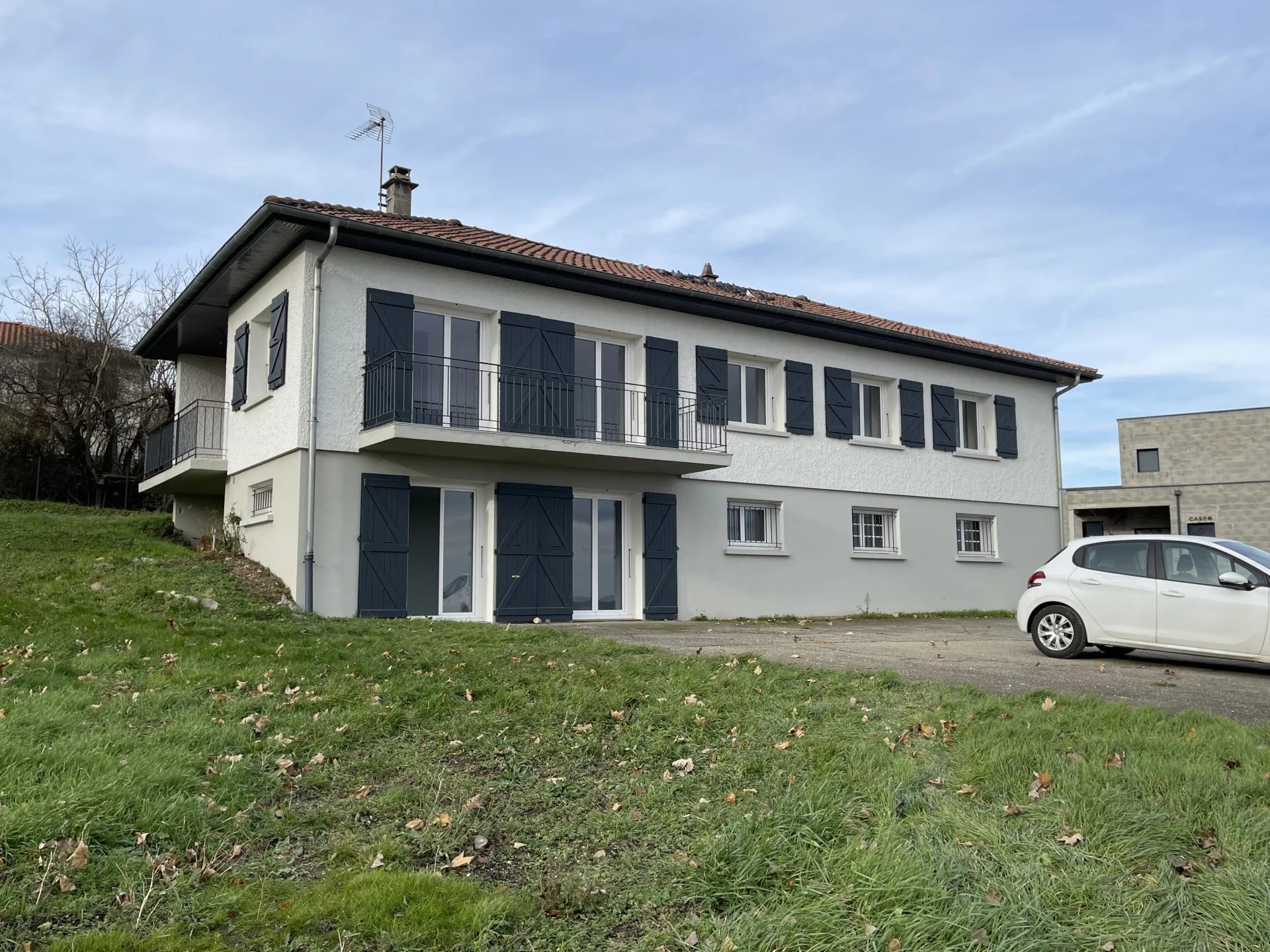 VIENNE, Villa T6 de 127m² avec 1 450m² de terrain.