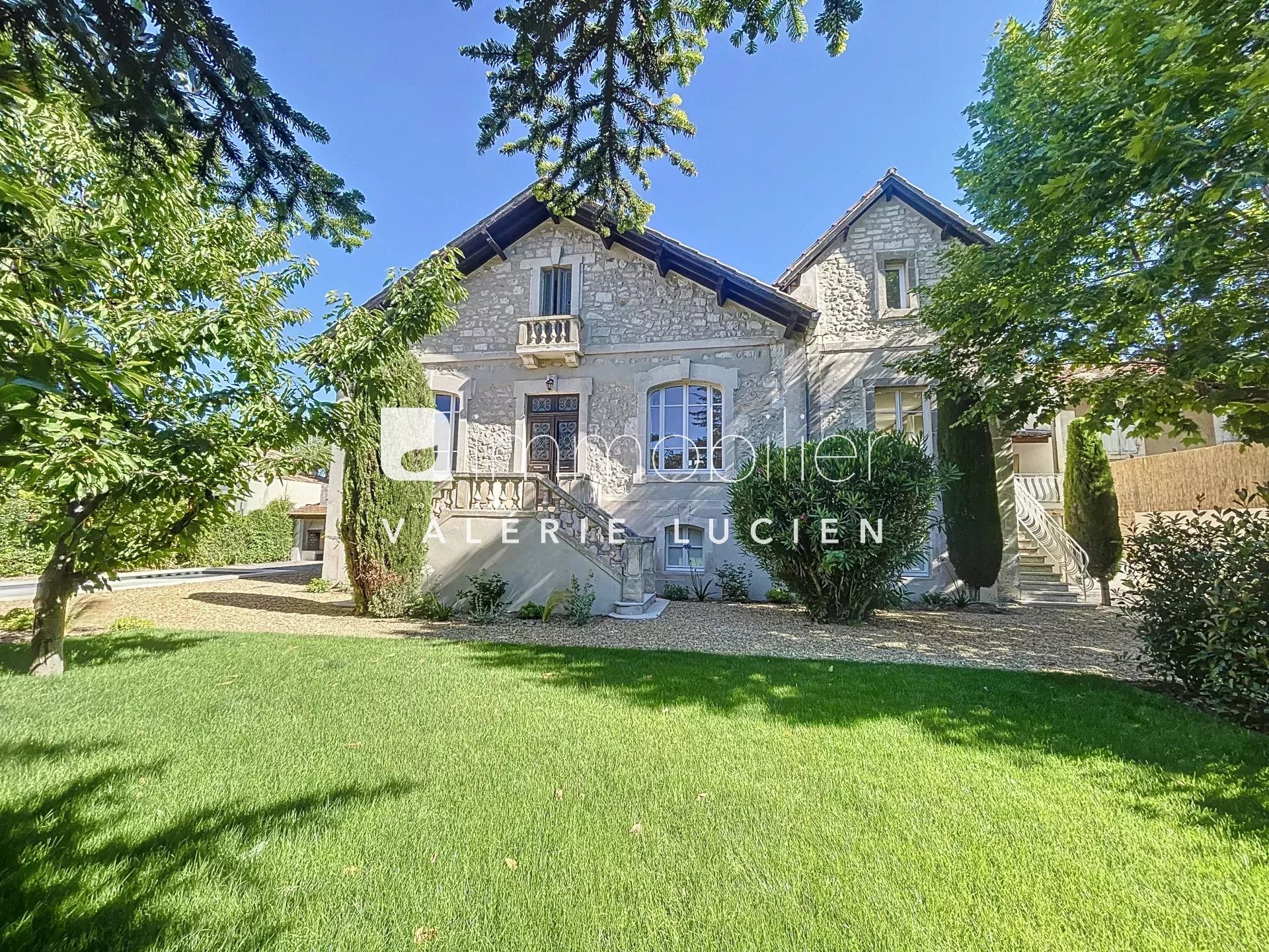 Un Bijou Provençal : Maison Bourgeoise Rénovée à Saint-Rémy-de-Provence