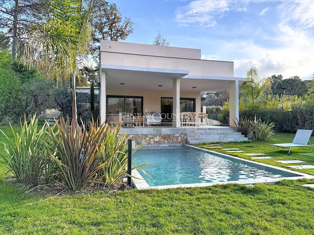Villa for sale in Valbonne — Contemporary Luxury Villa for Sale in Valbonne Village