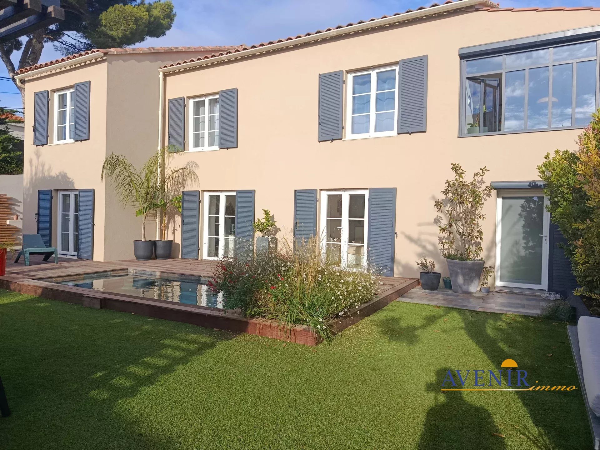 Agence immobilière de 