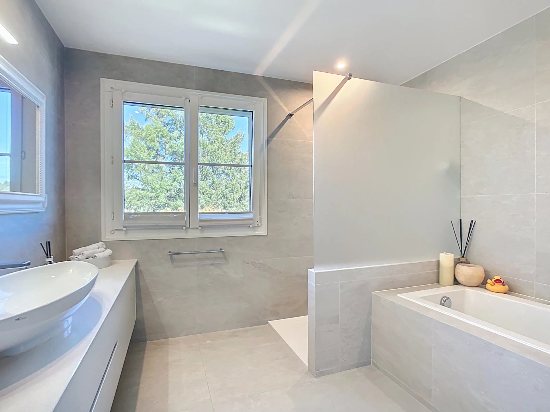 Maison individuelle ensoleillée