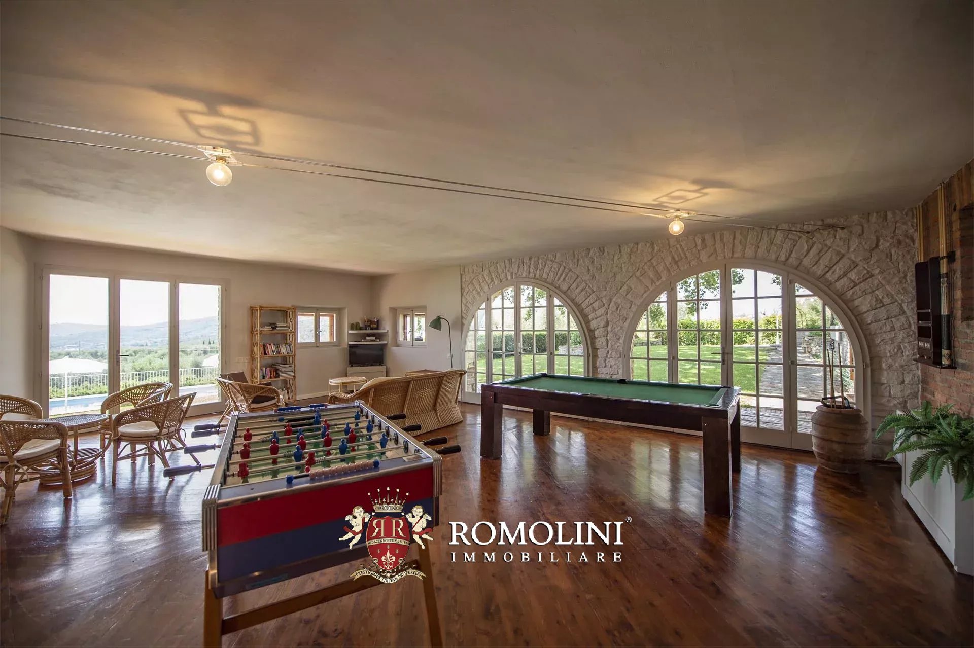6 Bedroom Villa/Townhouse's Image 38