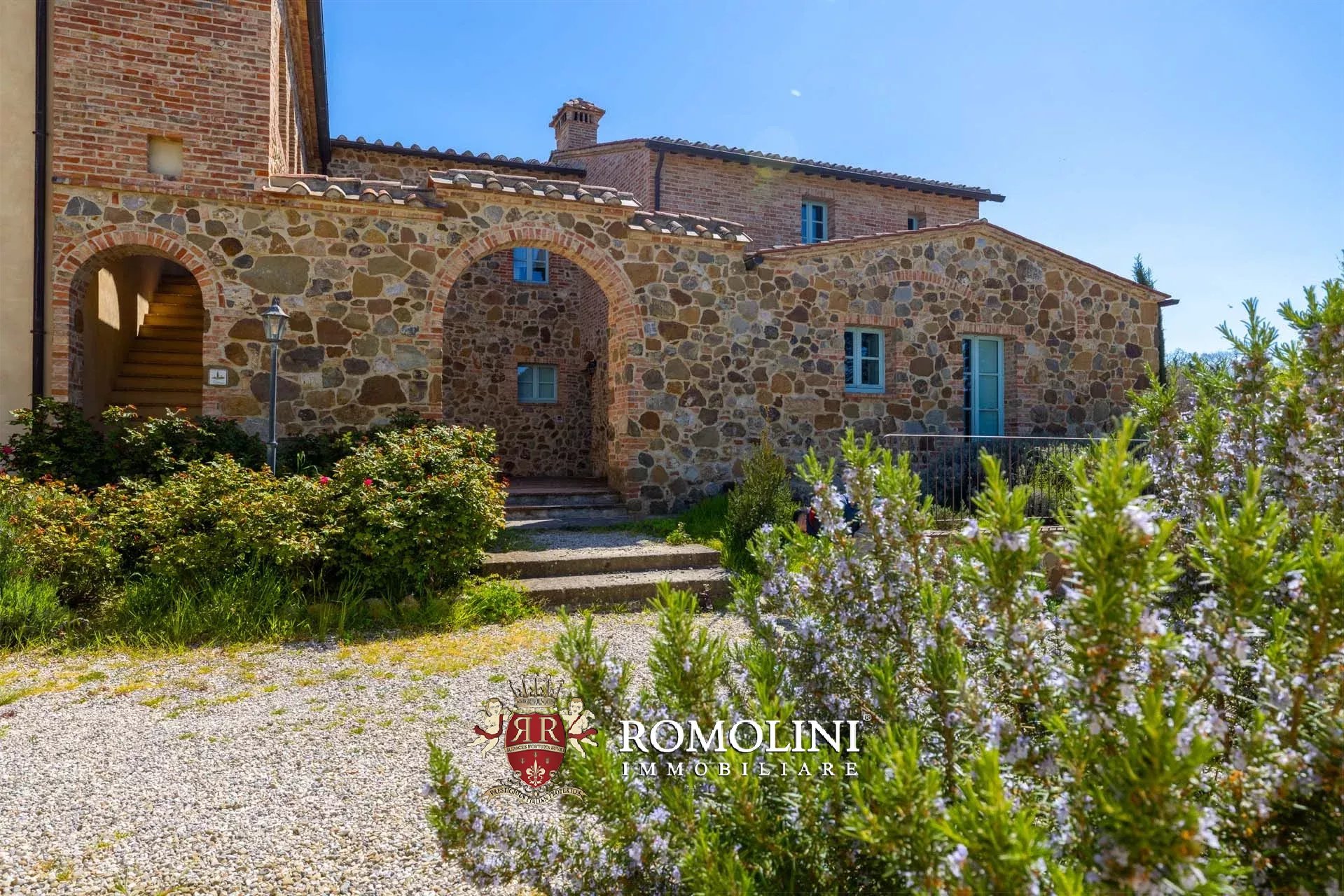 LUXUSANLAGE MIT 19 WOHNUNGEN IN DER TOSKANA, VAL D'ORCIA