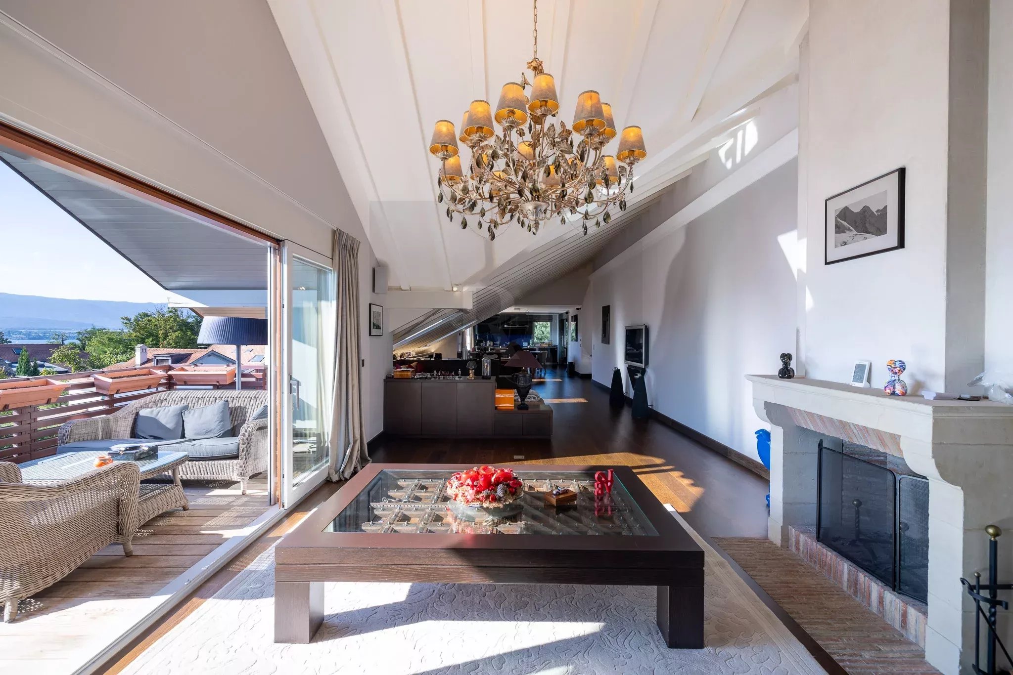 Magnificent attic with lake and Jura views — photo 1