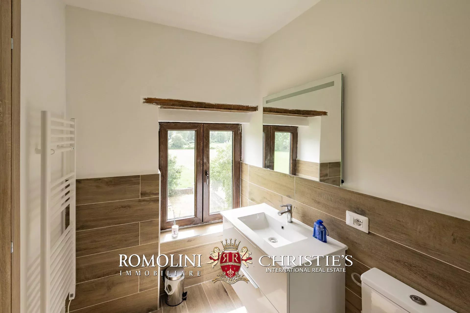 9 Bedroom Villa/Townhouse's Image 45