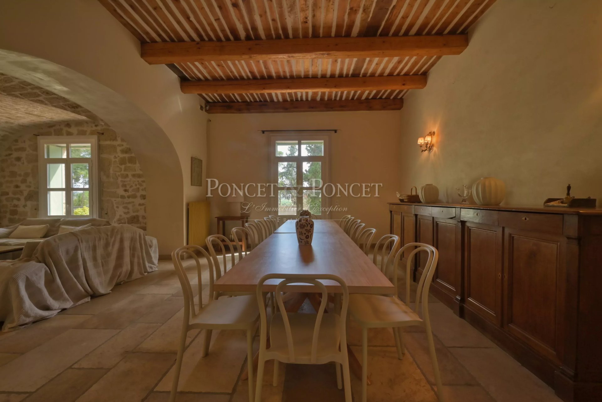 10 Bedroom Vineyard's Image 13