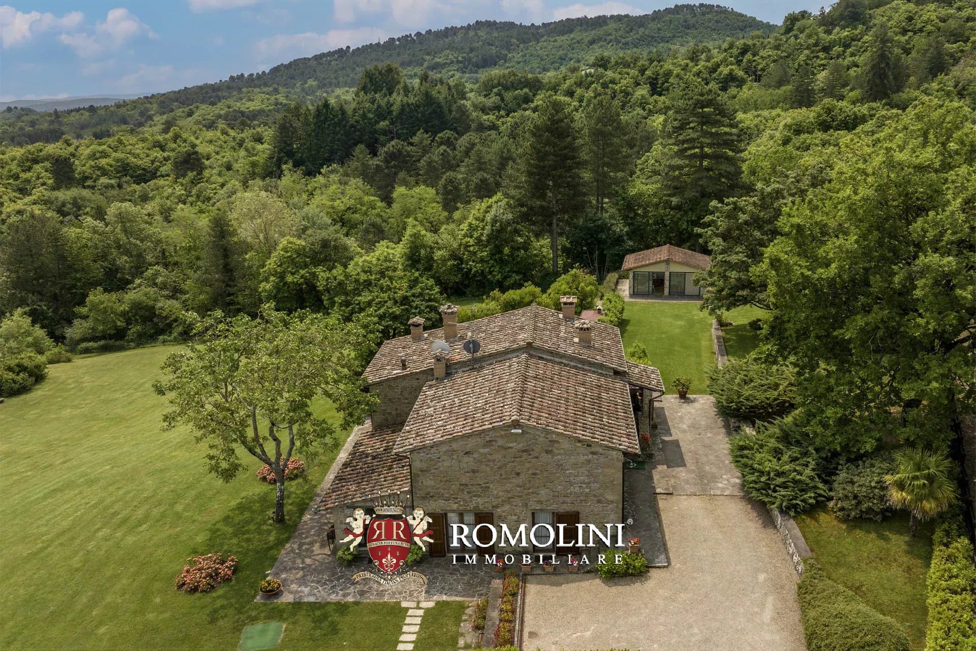 6 Bedroom Villa/Townhouse's Image 13