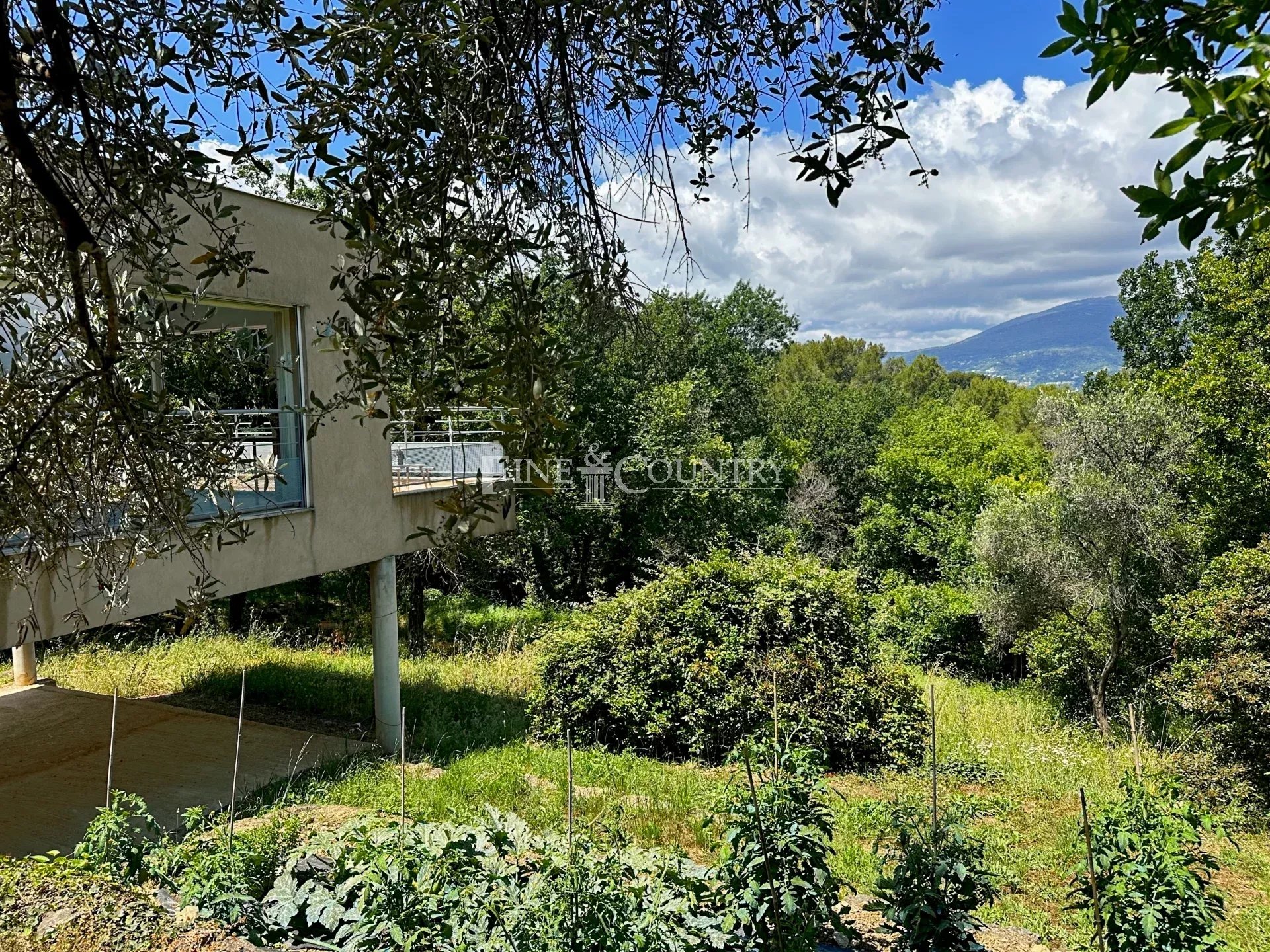 Photo of Contemporary and Bright Villa for Sale, near to Valbonne Village