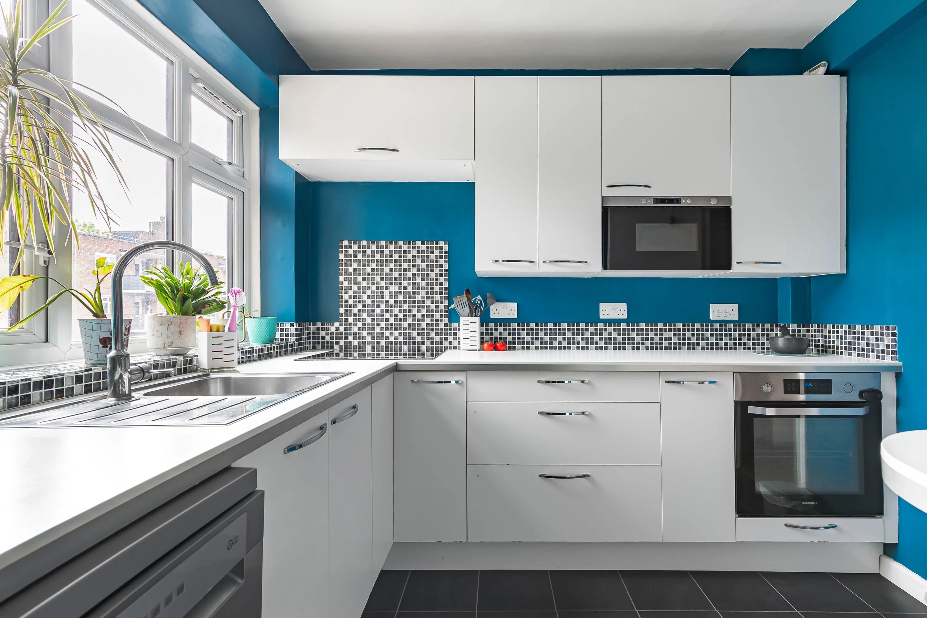London | Apartment | 3 Bedrooms | 3 Bathrooms | 801 sq ft | £495,000