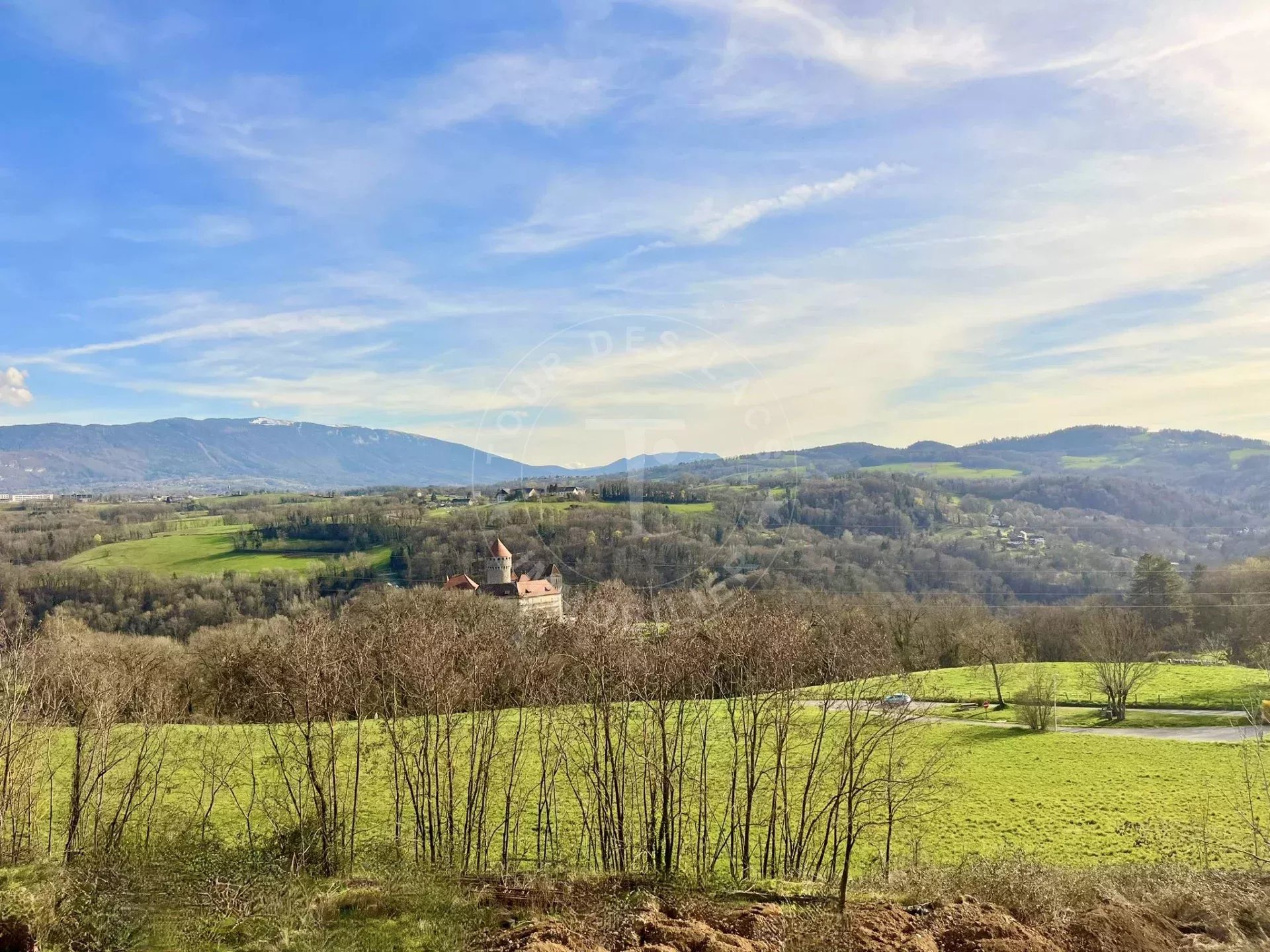 Terrain constructible à vendre à Lovagny proche d'Annecy 