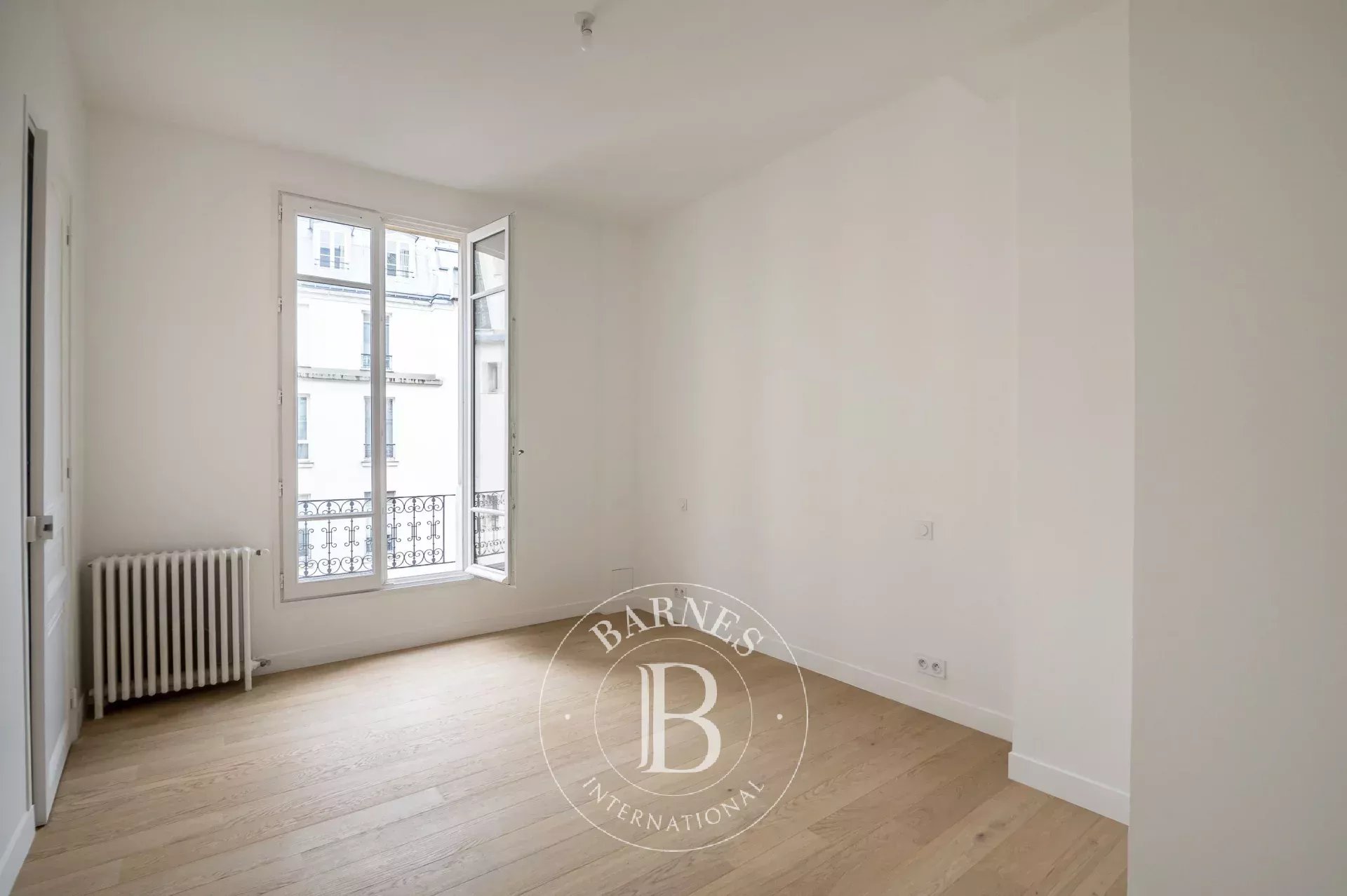 Exclusivity - Paris 8 - Monceau -  2 bedrooms / 2 shower rooms - Fully renovated - picture 7