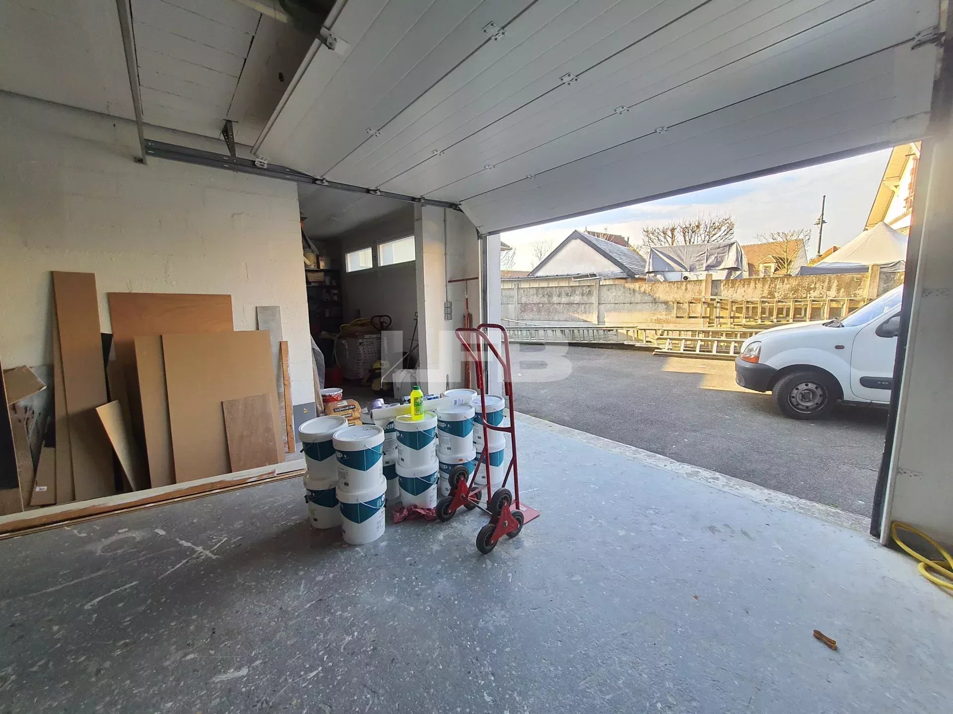 BÂTIMENT PROFESSIONNEL SUR CHAMBLY - Photo 3