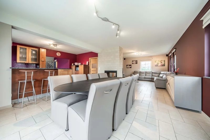 Sale House Ferrières