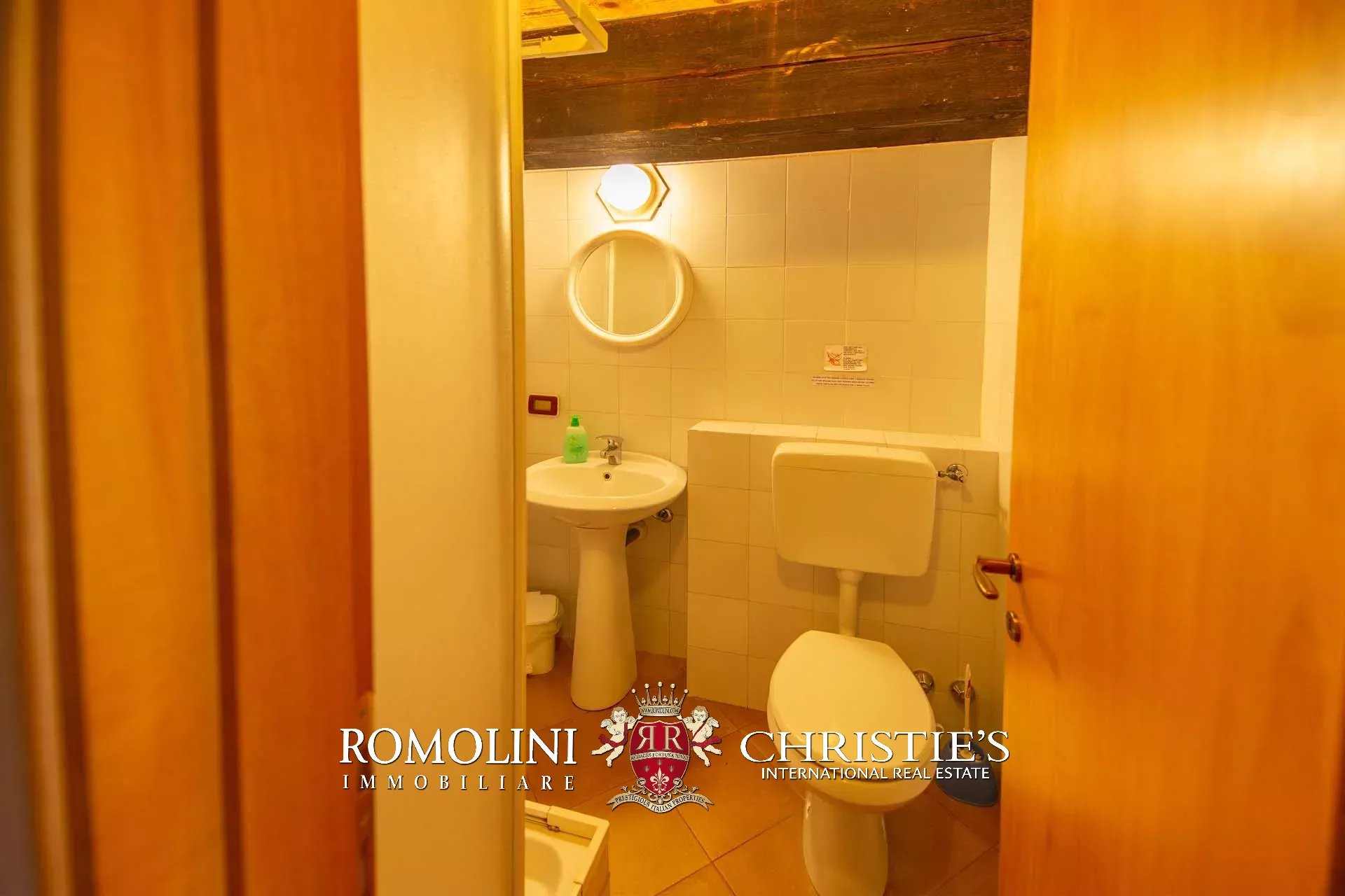 10 Bedroom Villa/Townhouse's Image 15