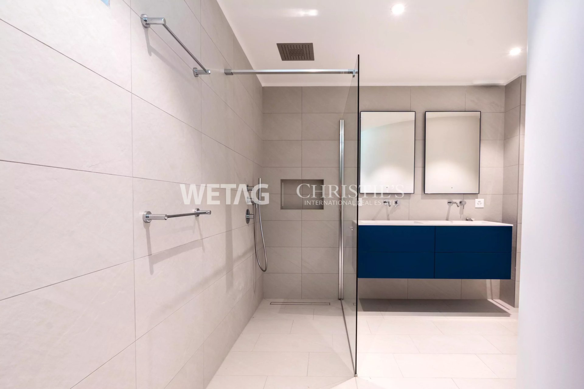 4 Bedroom Villa/Townhouse's Image 3