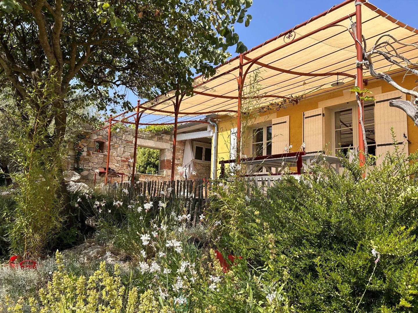 Maison de charme sur plus de 8200 m² de terrain