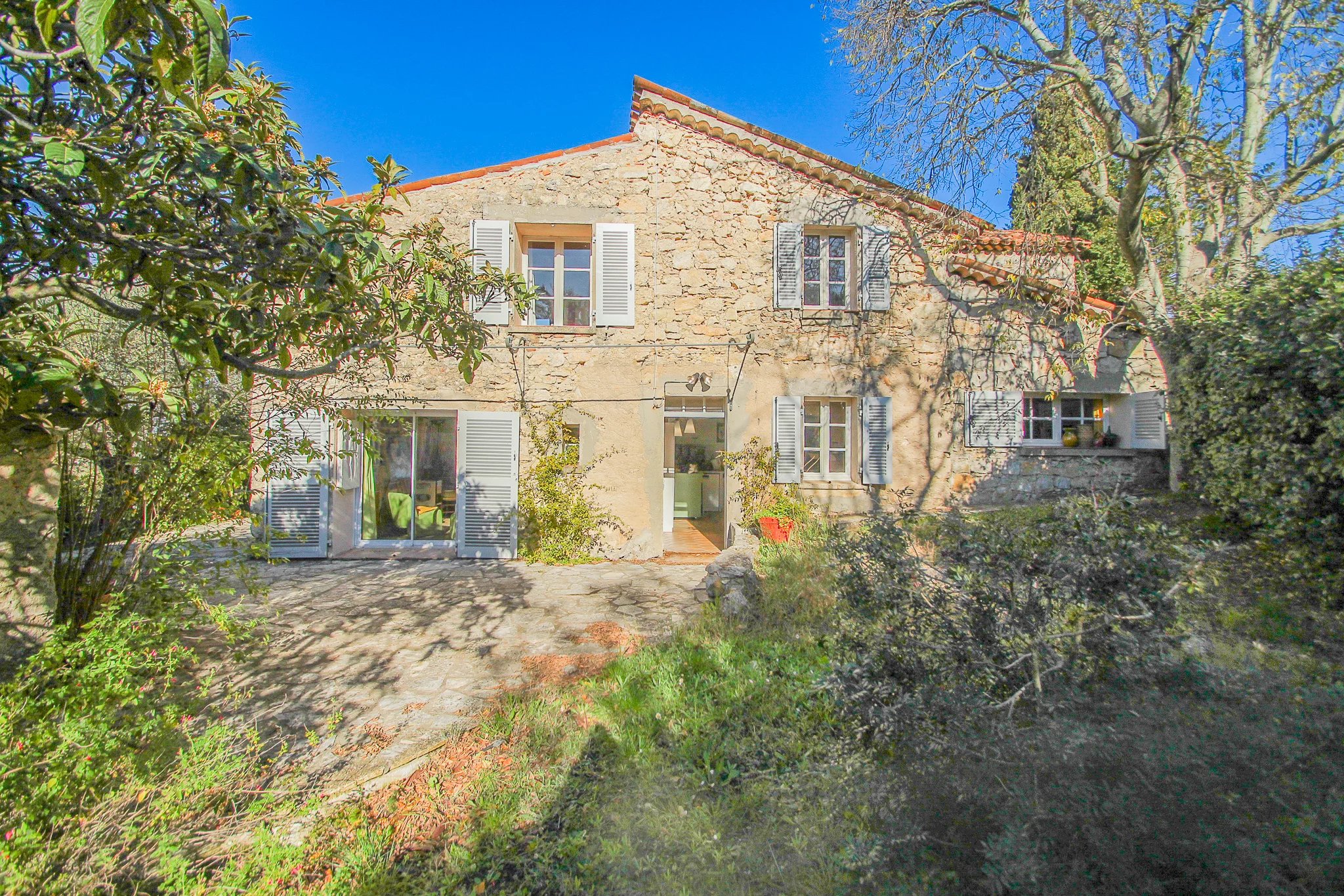 Authentique Bergerie en Pierres à pieds du village