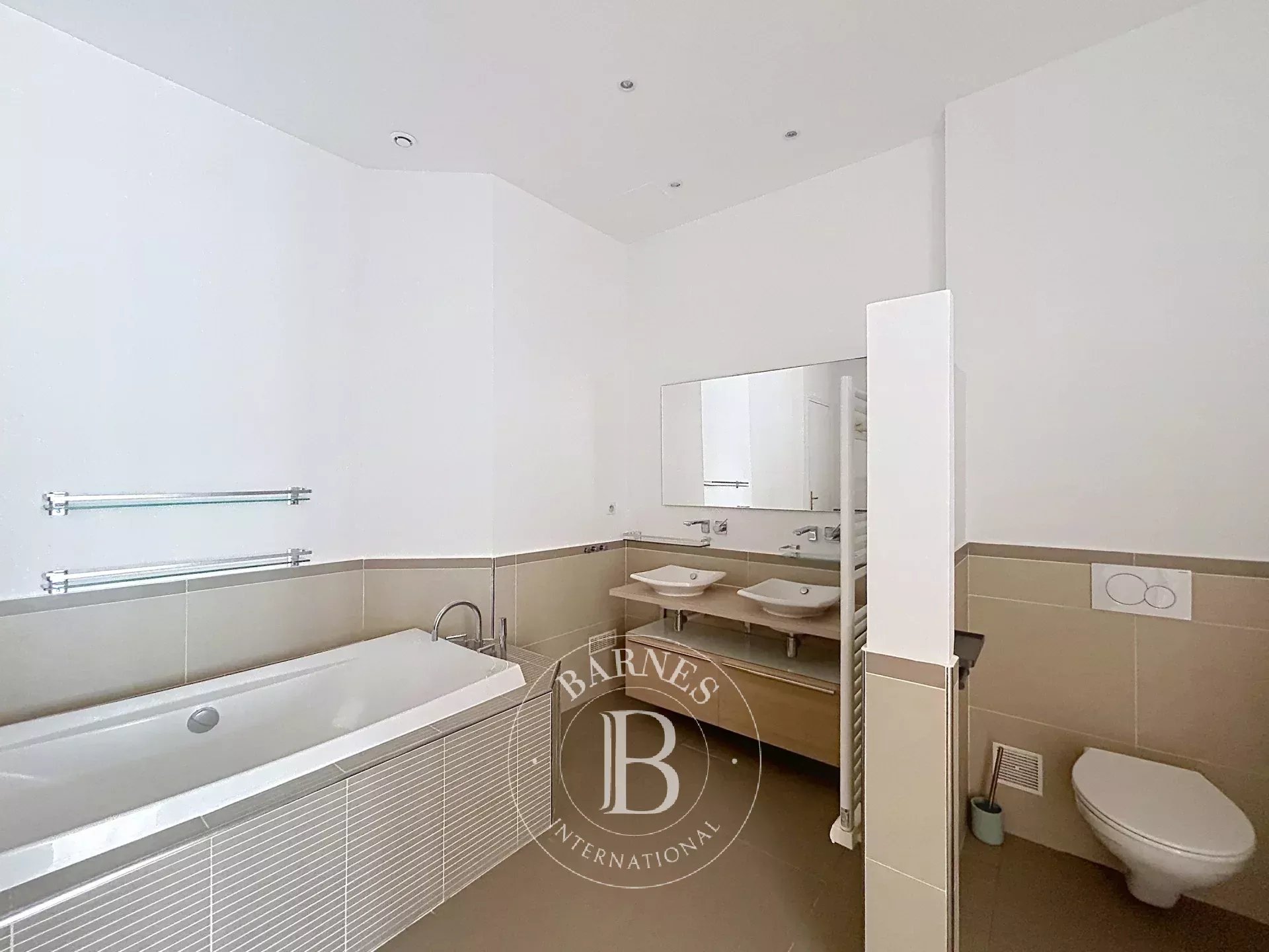 Paris  - Apartment 4 Bedrooms - picture 12