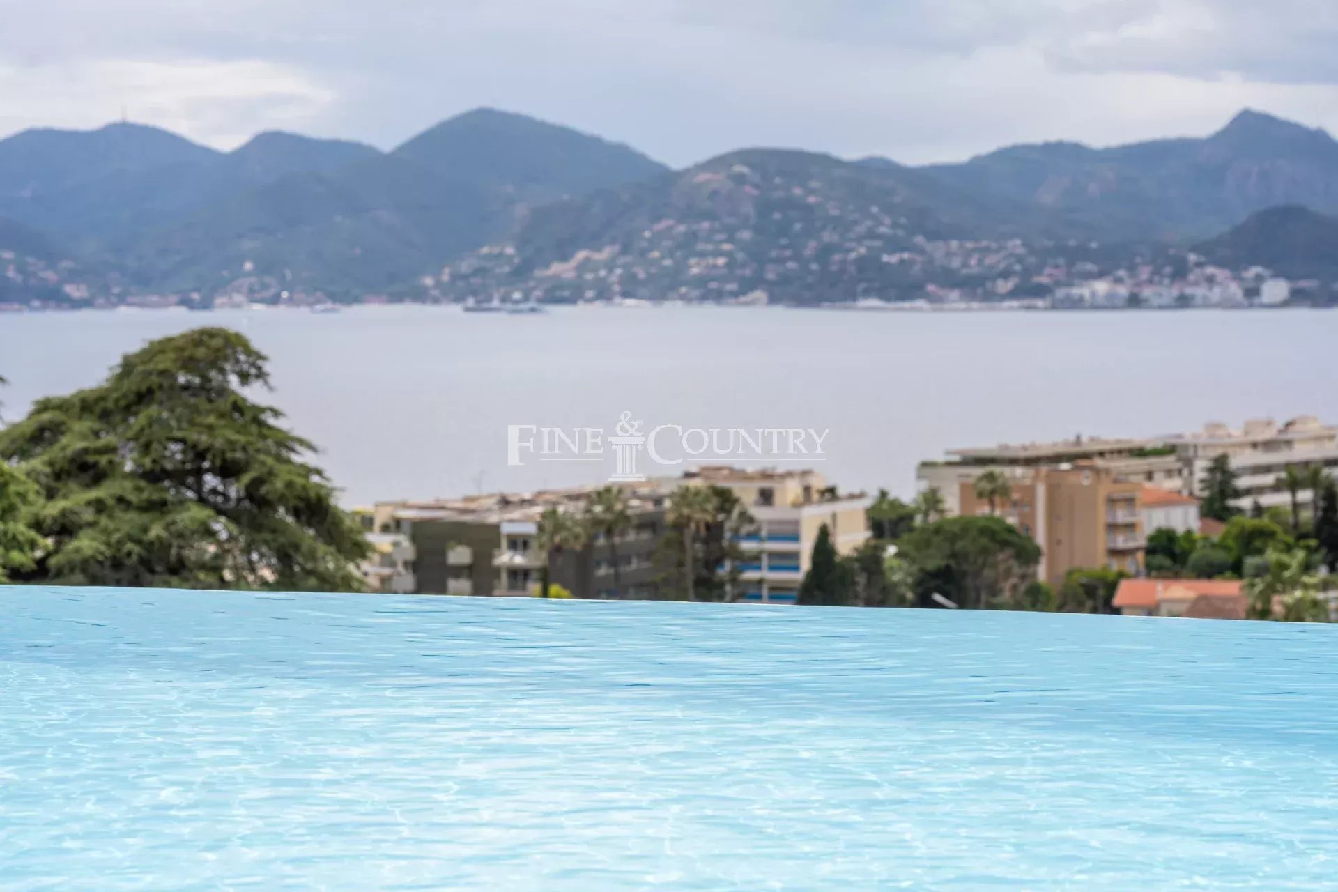 Photo of Villa for sale Cannes with sea view
