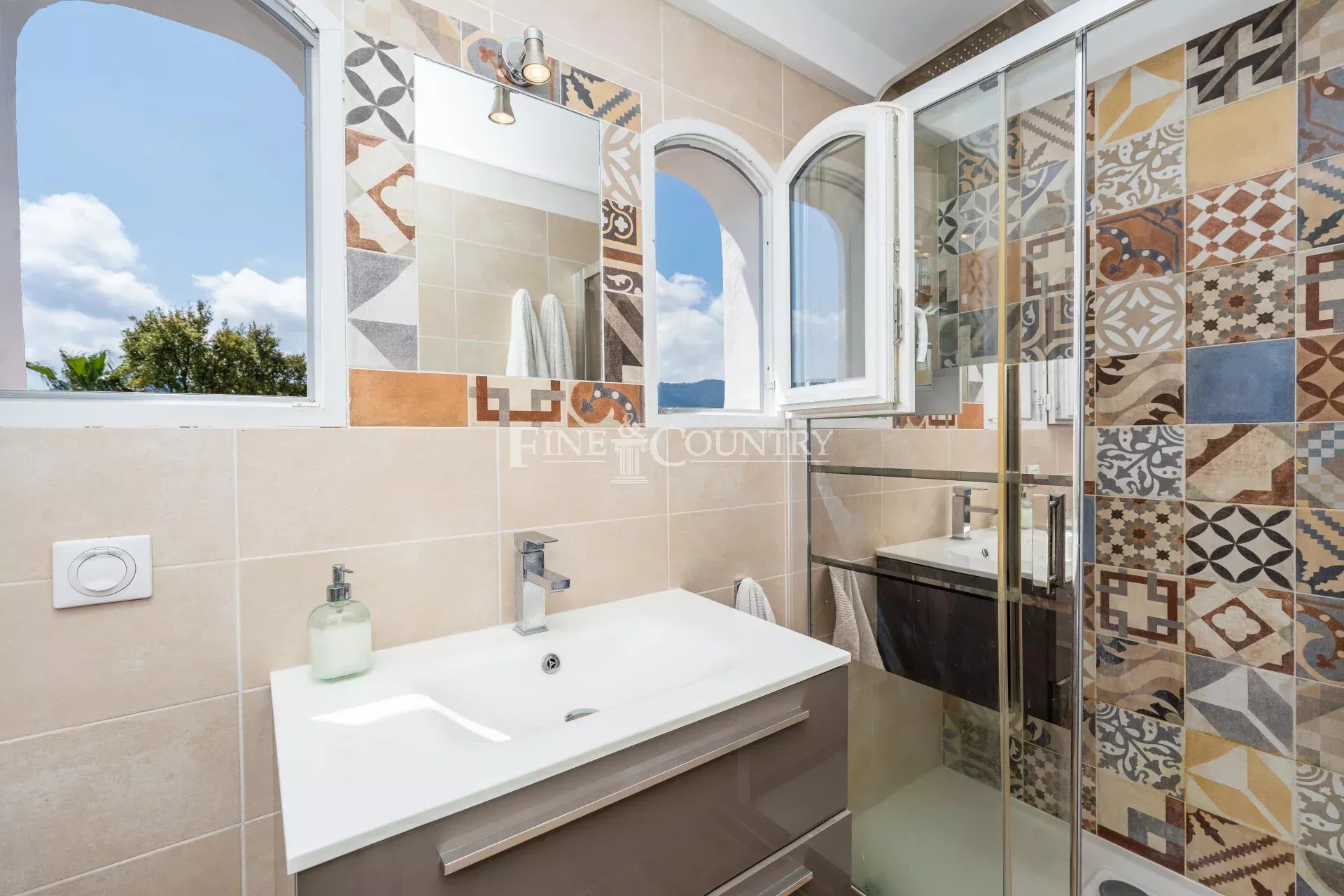 Photo of Villa for sale - Mandelieu-la-Napoule