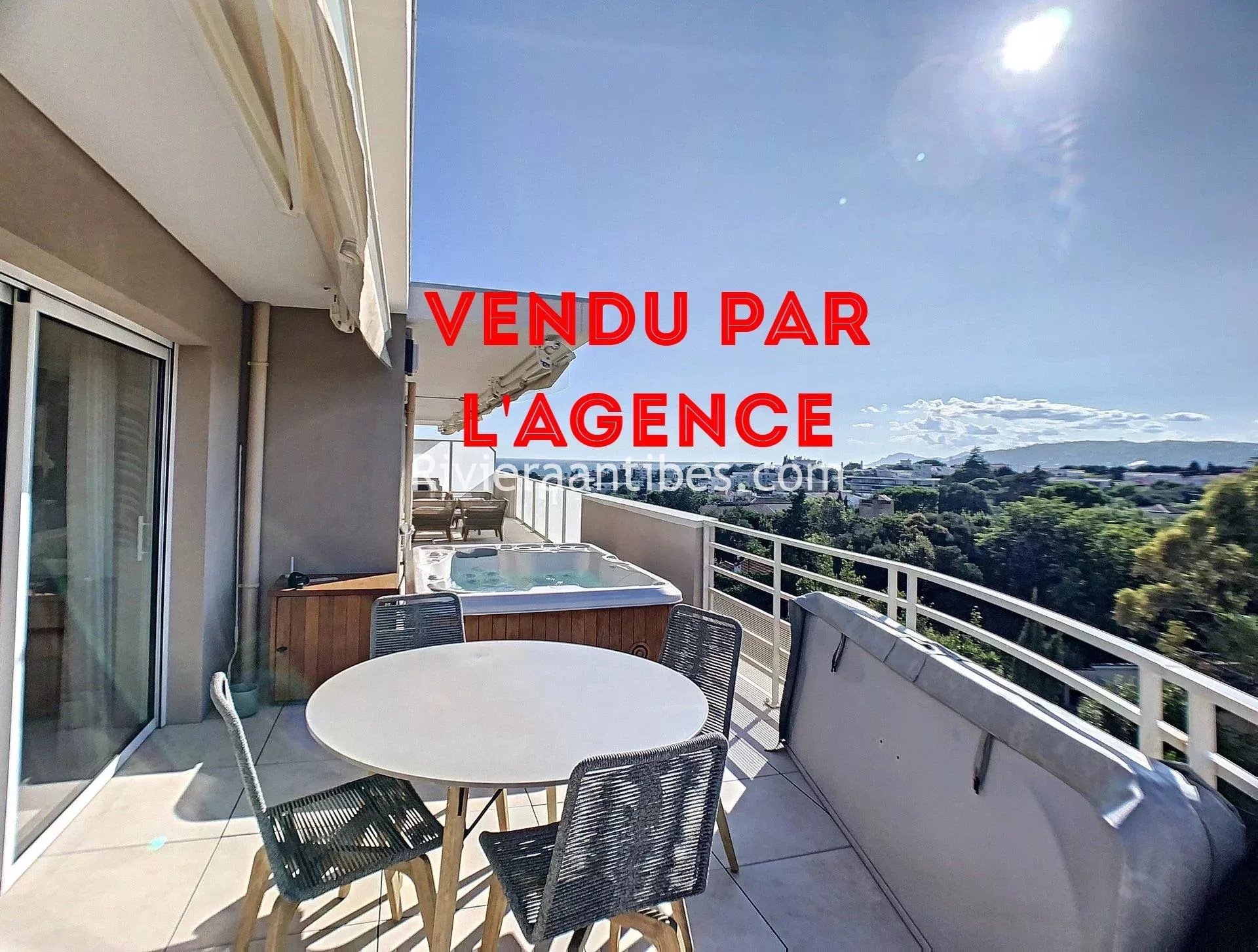 ANTIBES VUE MER DERNIER ETAGE 133M²