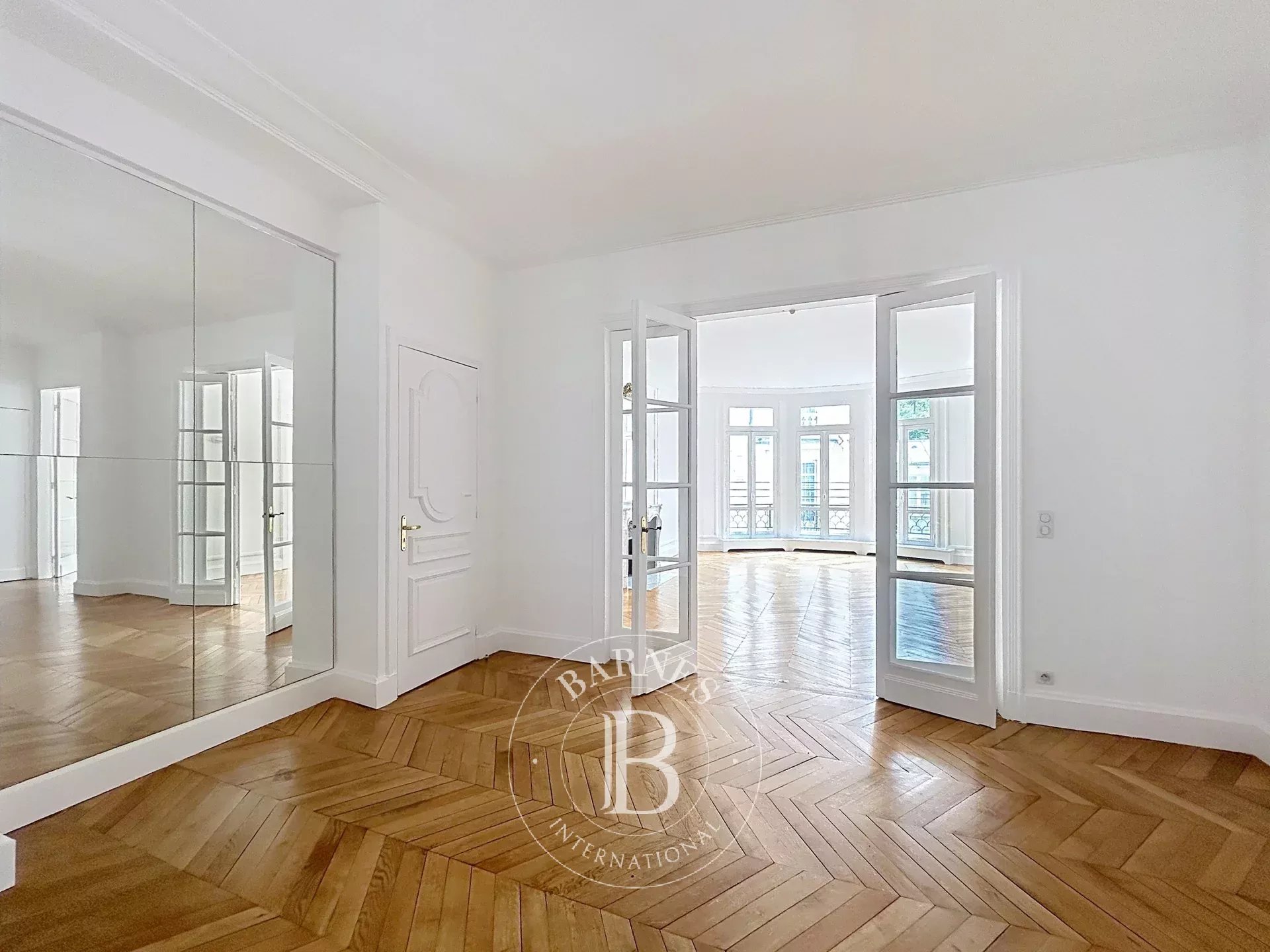Paris  - Apartment 4 Bedrooms - picture 9