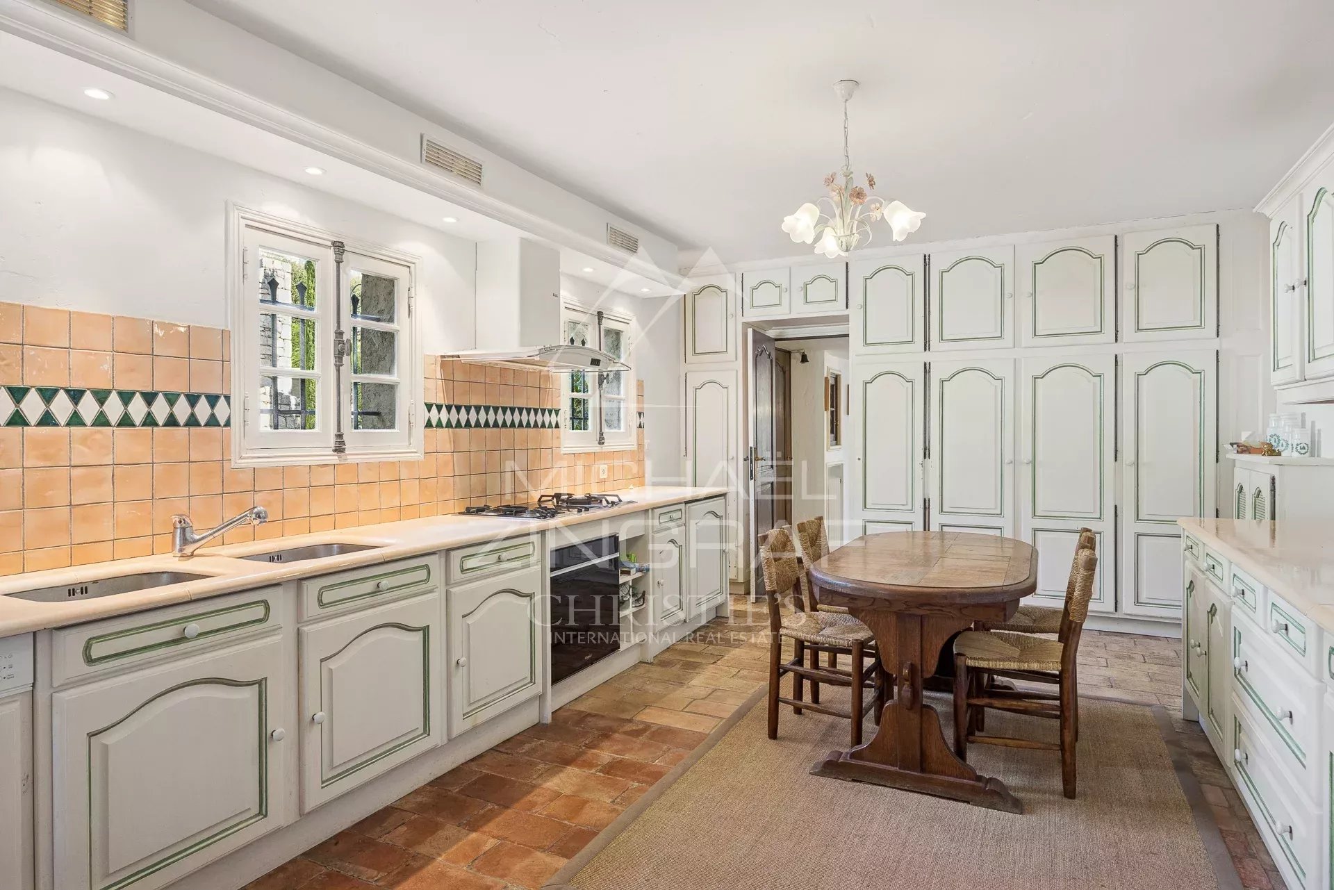 5 Bedroom Villa/Townhouse's Image 5