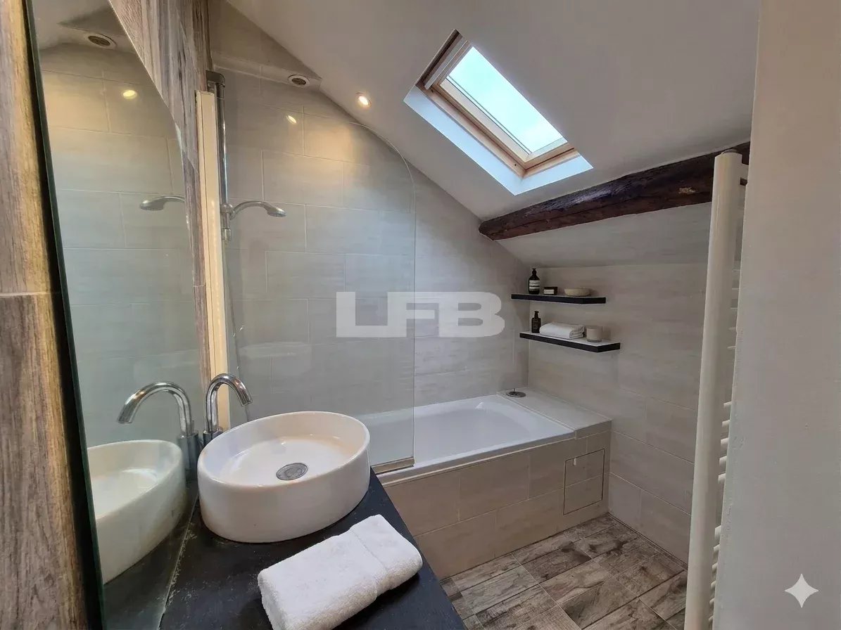 Studio coup de cœur sous les toits – Centre-ville de Montmorency (95) - Photo 5