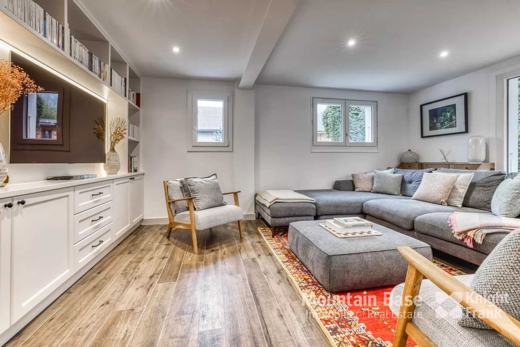 Photo of 5-bedroom house with a good-sized garden situated in Les Bossons