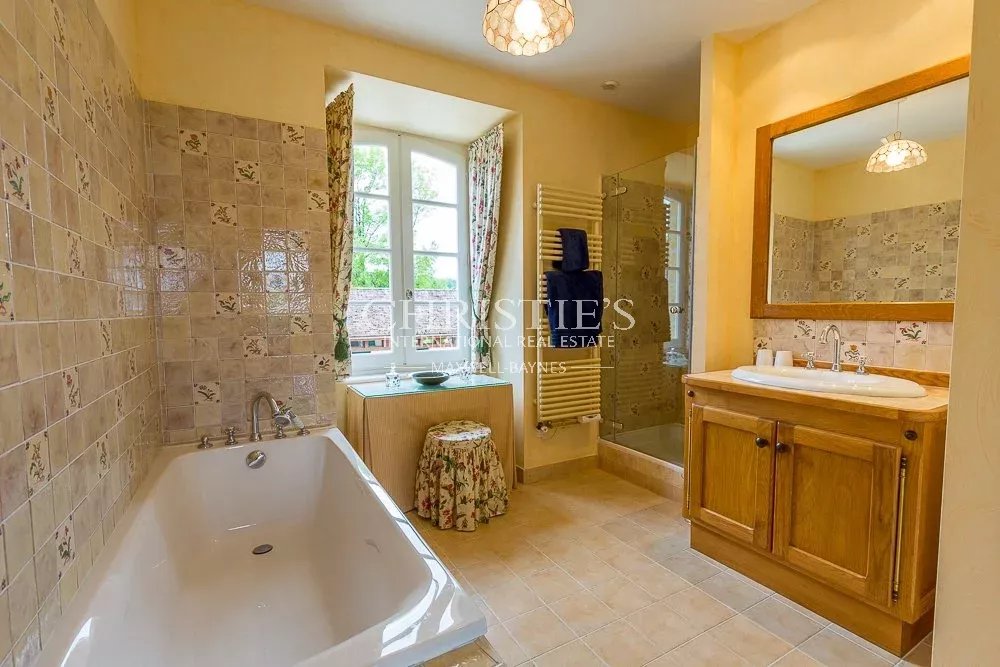 4 Bedroom Villa/Townhouse's Image 14
