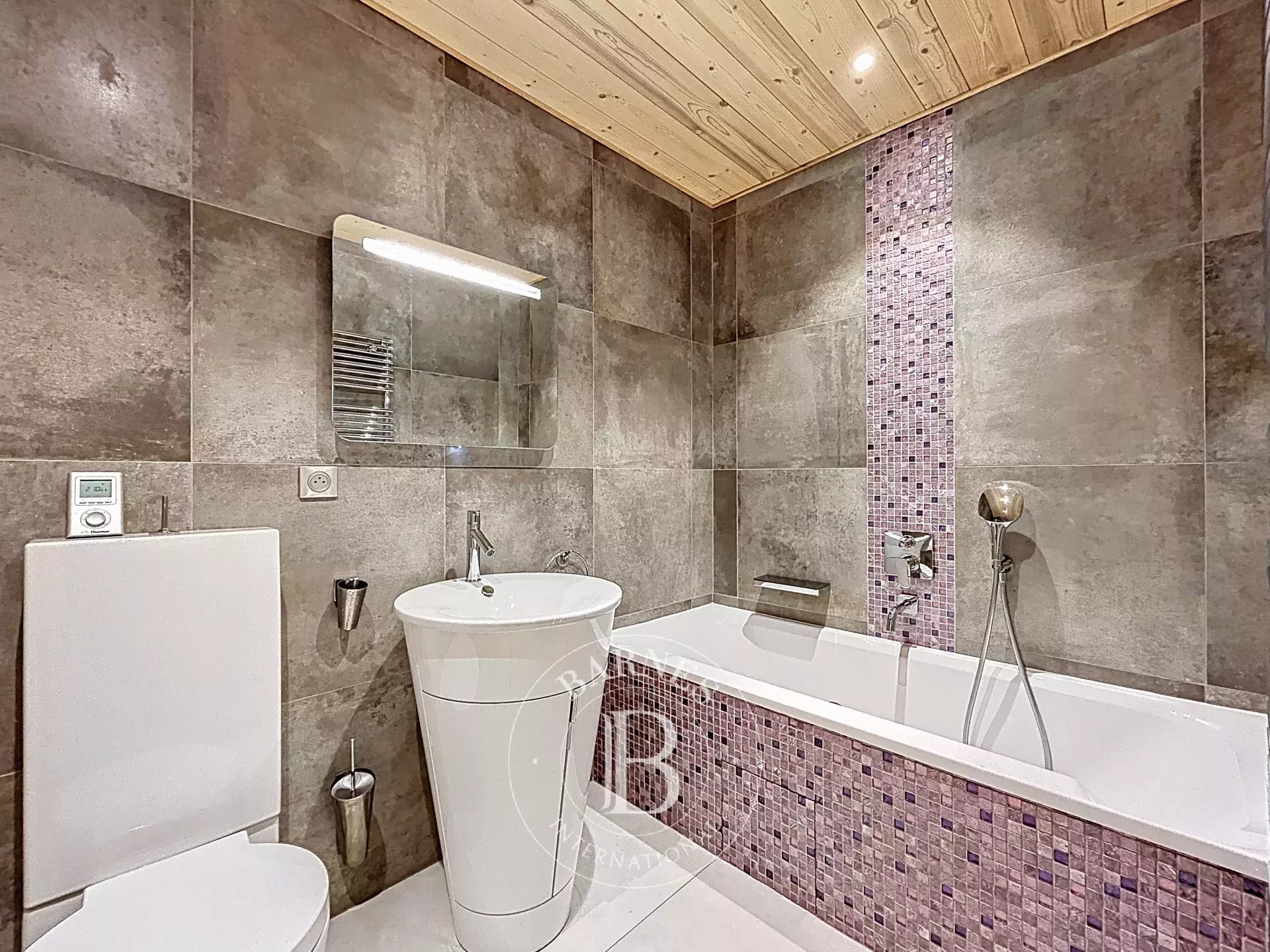 Photo of Châtel – 4-bedroom chalet with terrace and hot tub