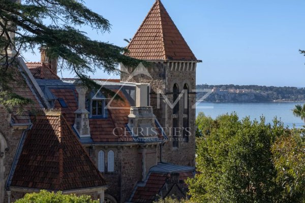 A three-bedroom flat in a stunning setting — photo 2