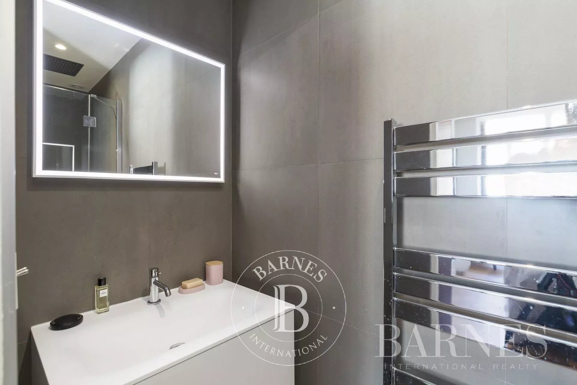 Daire Paris 8ème - picture 10