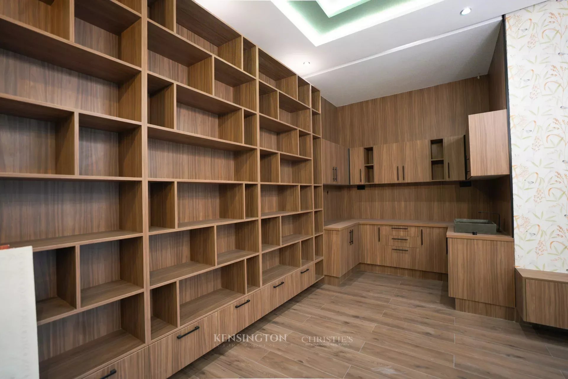 4 Bedroom Villa/Townhouse's Image 16