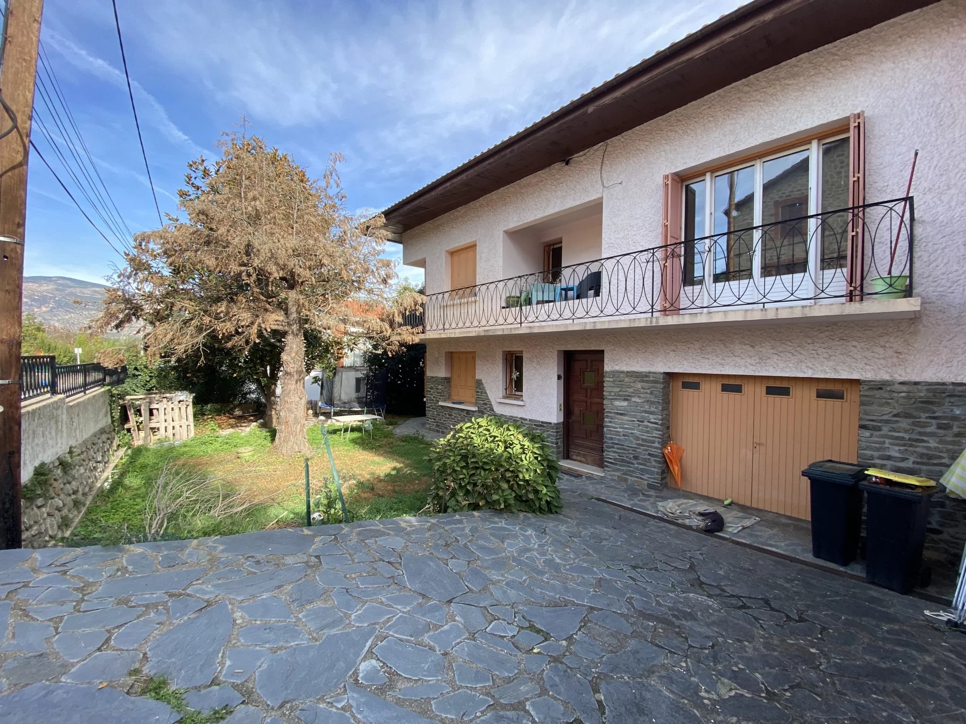 Maison familiale avec jardin