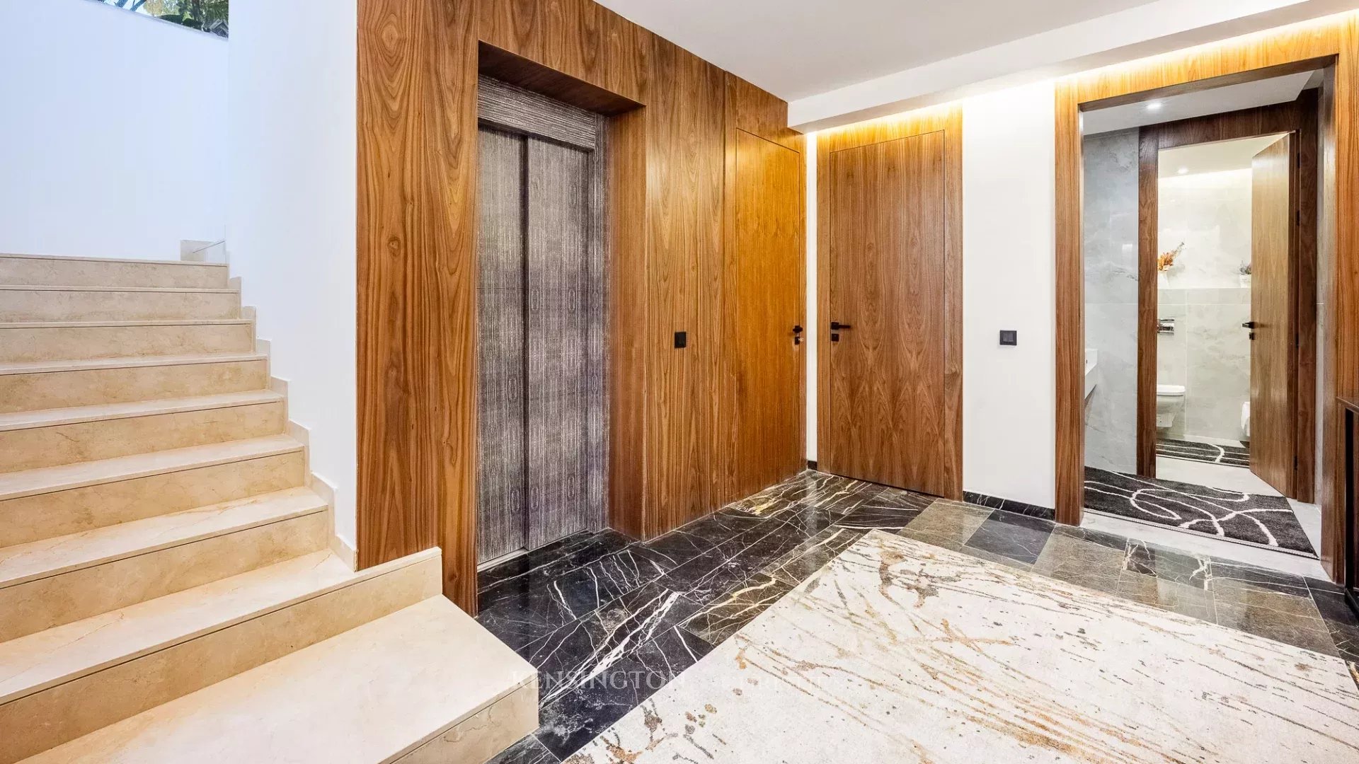 4 Bedroom Villa/Townhouse's Image 19