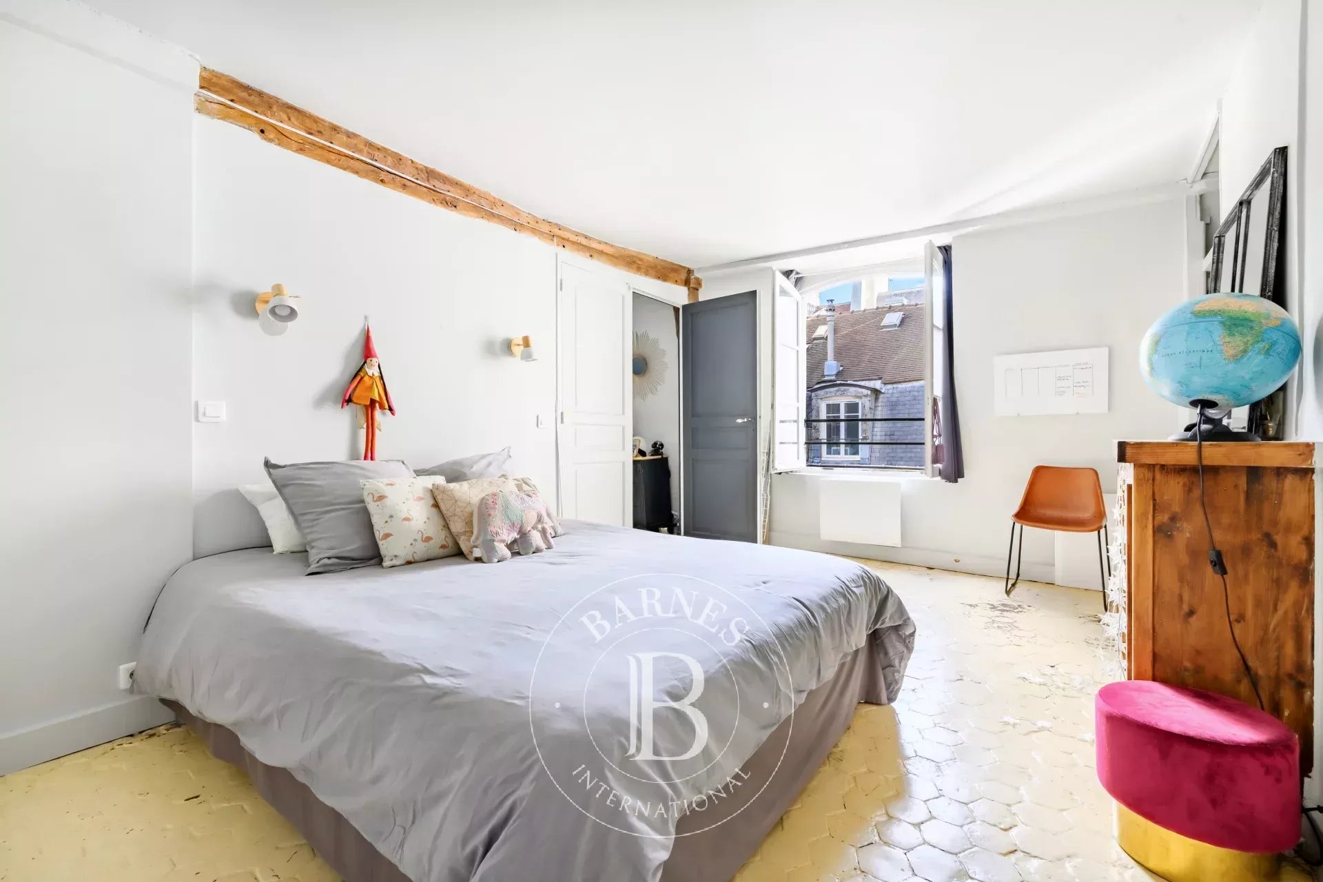 Daire Paris 4ème - picture 6