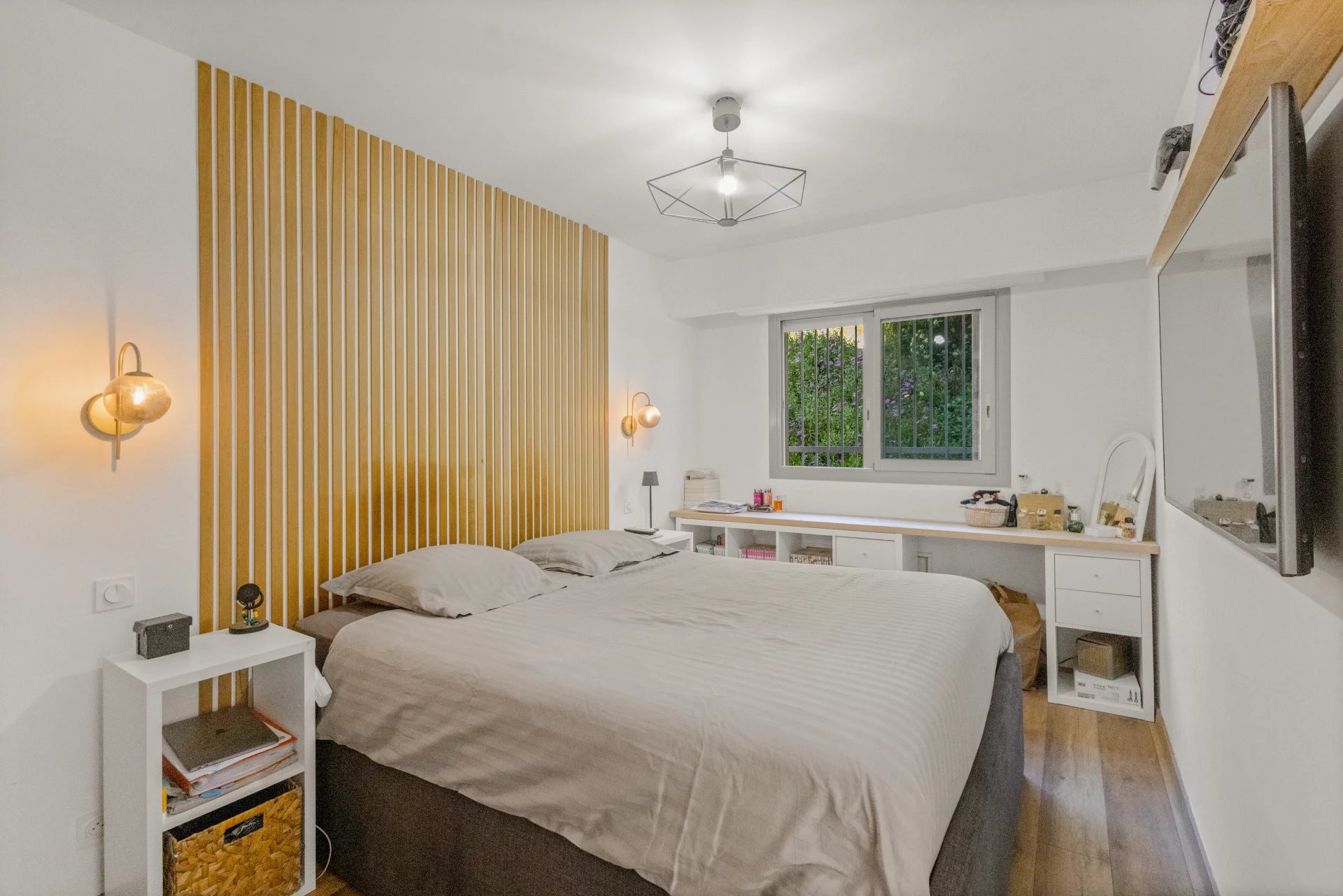 4 pièces rénové – 91,62 m² – 3 chambres – Terrasse – Double stationnement Grasse – Quartier Saint-Antoine - Photo 4