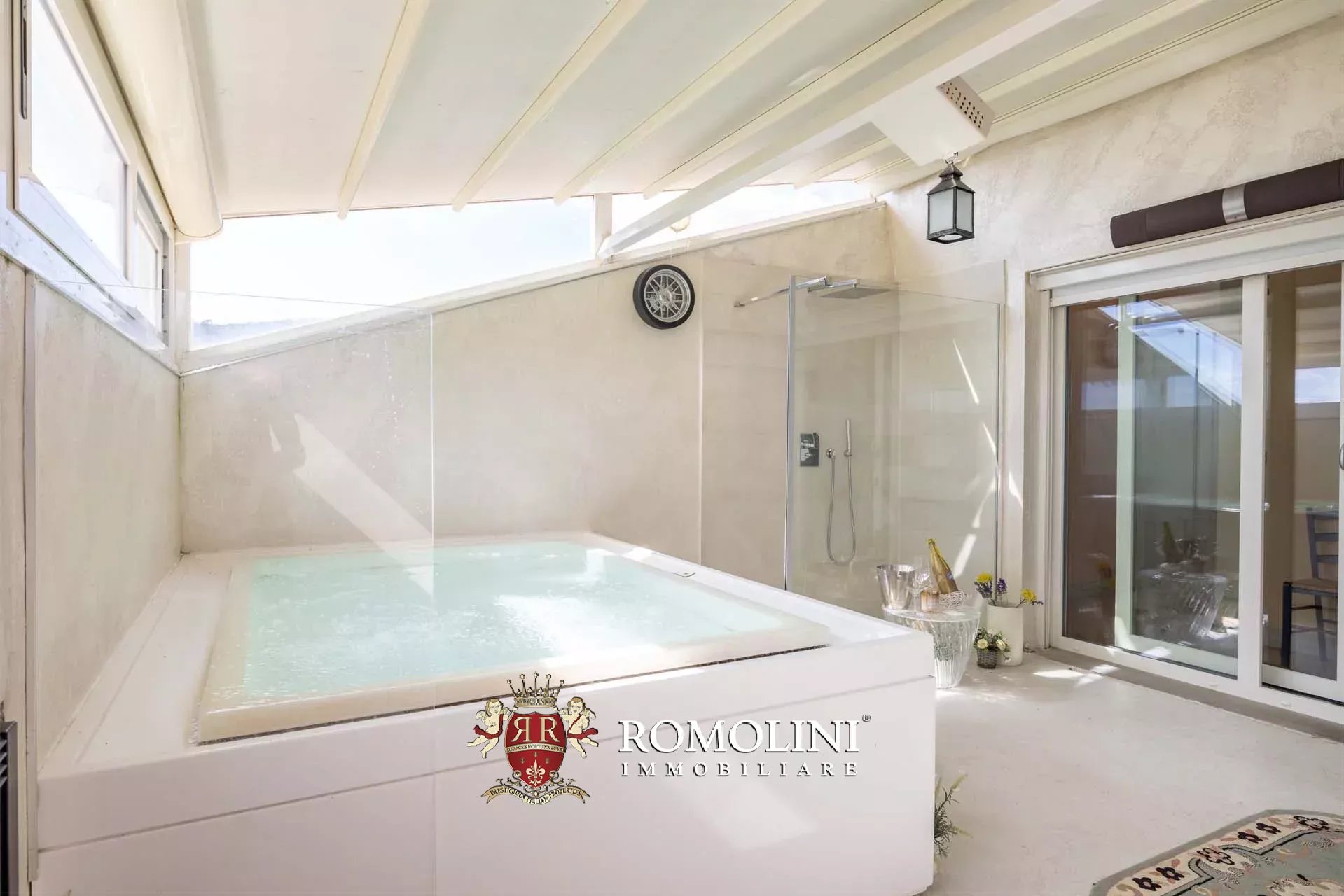 15 Bedroom Villa/Townhouse's Image 79