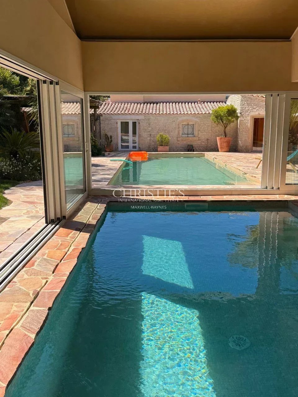 11 Bedroom Villa/Townhouse's Image 8