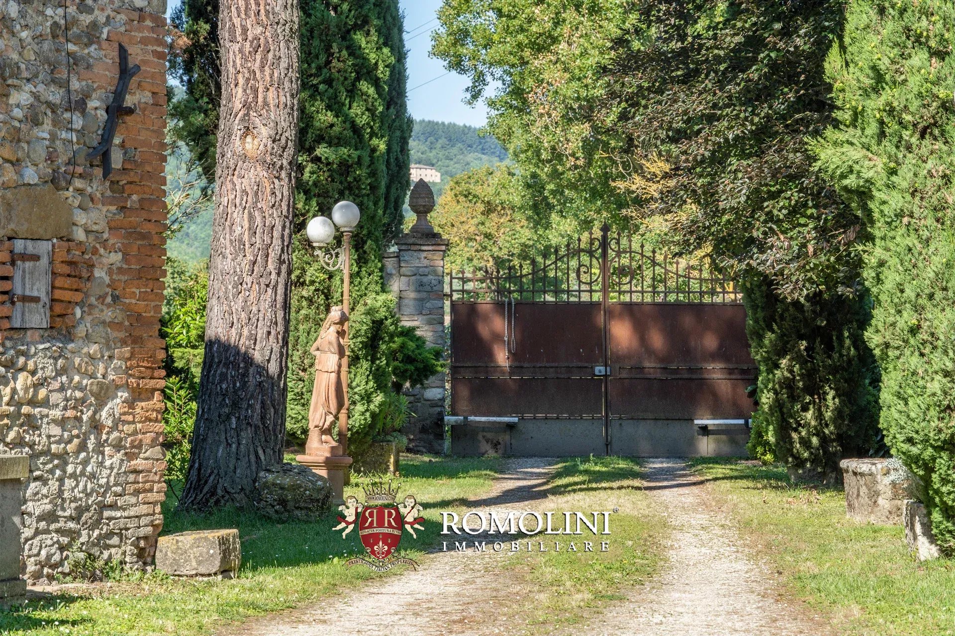 7 Bedroom Villa/Townhouse's Image 28