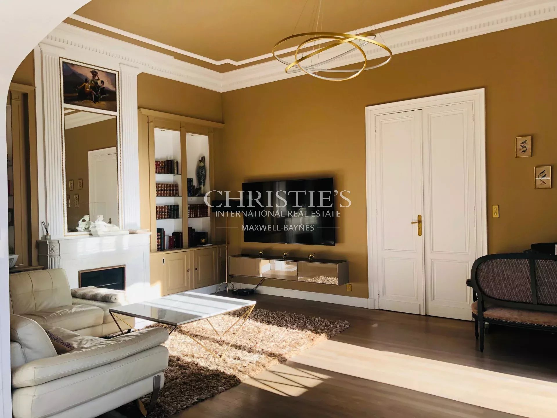 6 Bedroom Chateau's Image 3