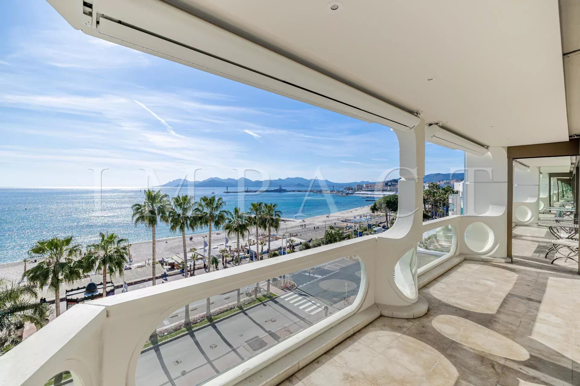 Location appartement vue mer Croisette