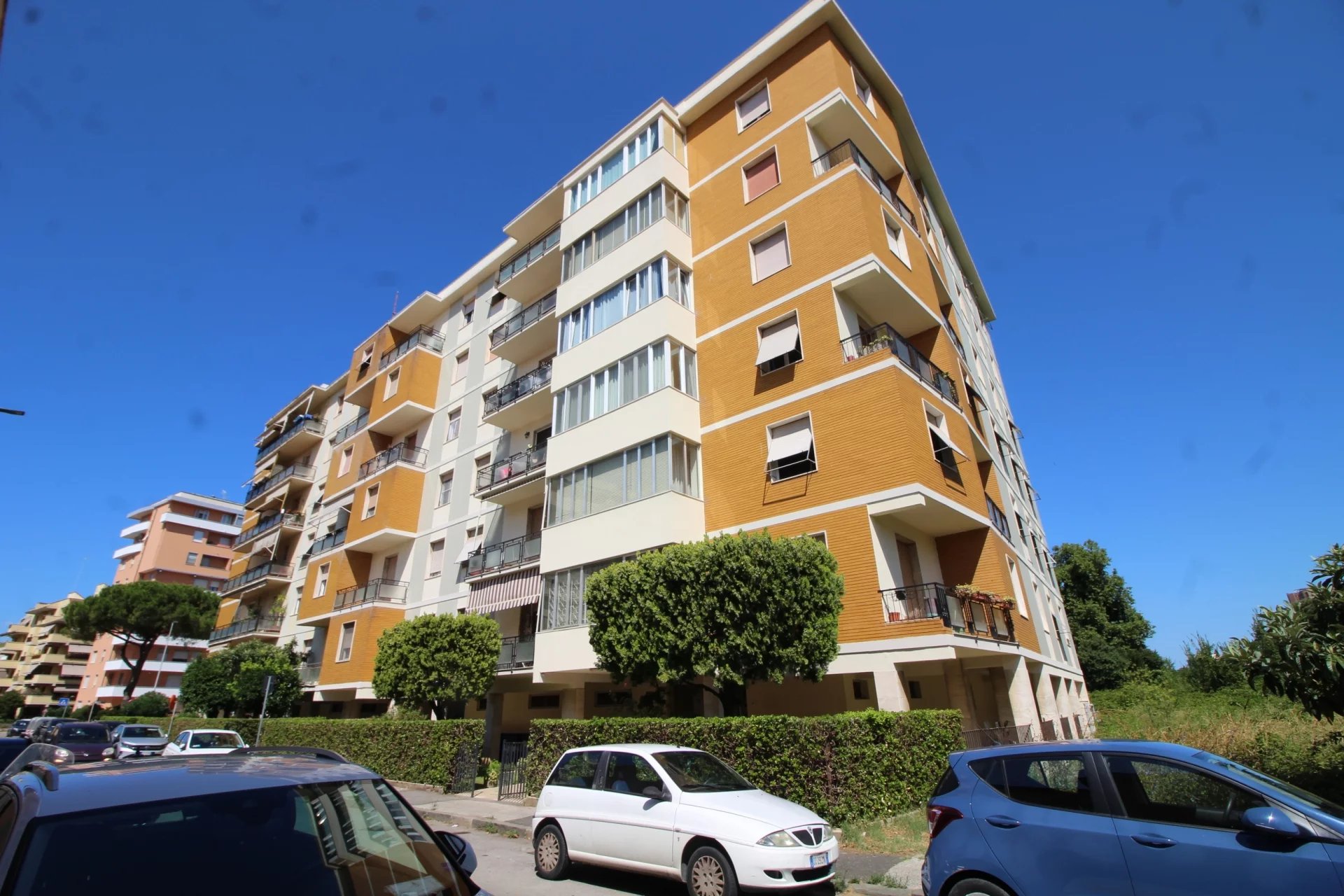 VERRAZZANO WITH GARAGE AND CELLAR – EXCLUSIVE LISTING – APARTMENT FOR SALE