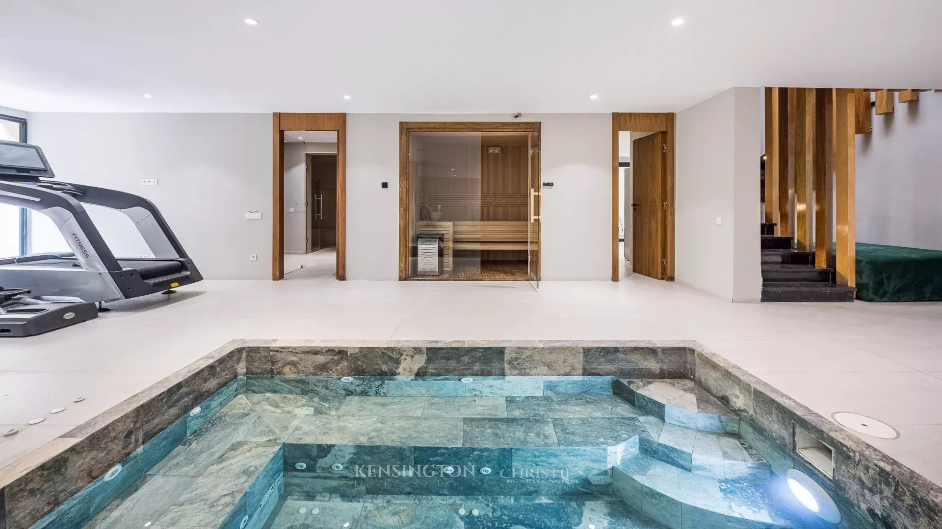 5 Bedroom Villa/Townhouse's Image 5